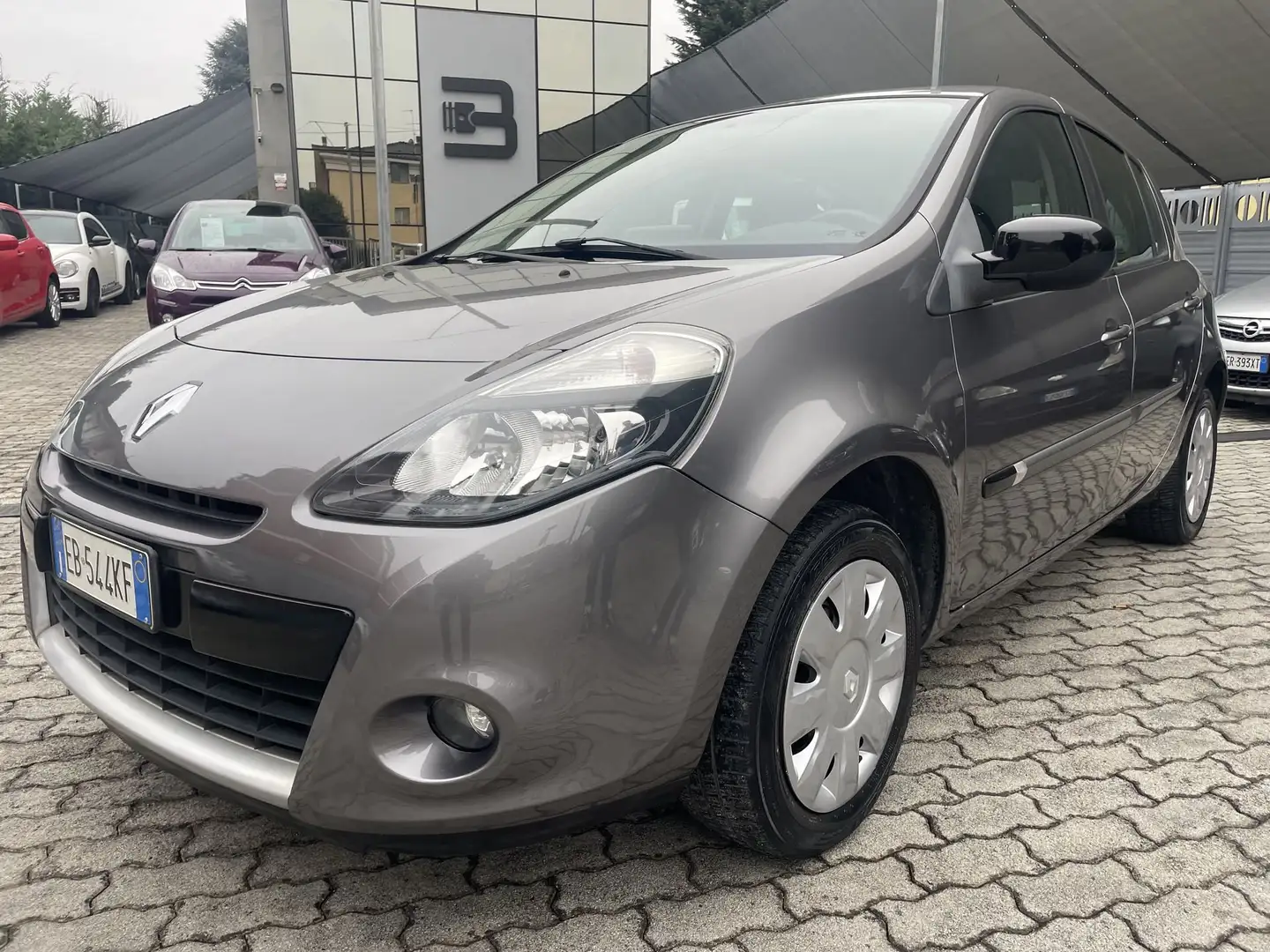 Renault Clio Clio 5p 1.2 tce Dynamique (20th) 100cv NEOPATENTA Grigio - 1