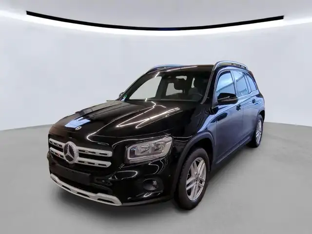 Mercedes-Benz GLB view 2
