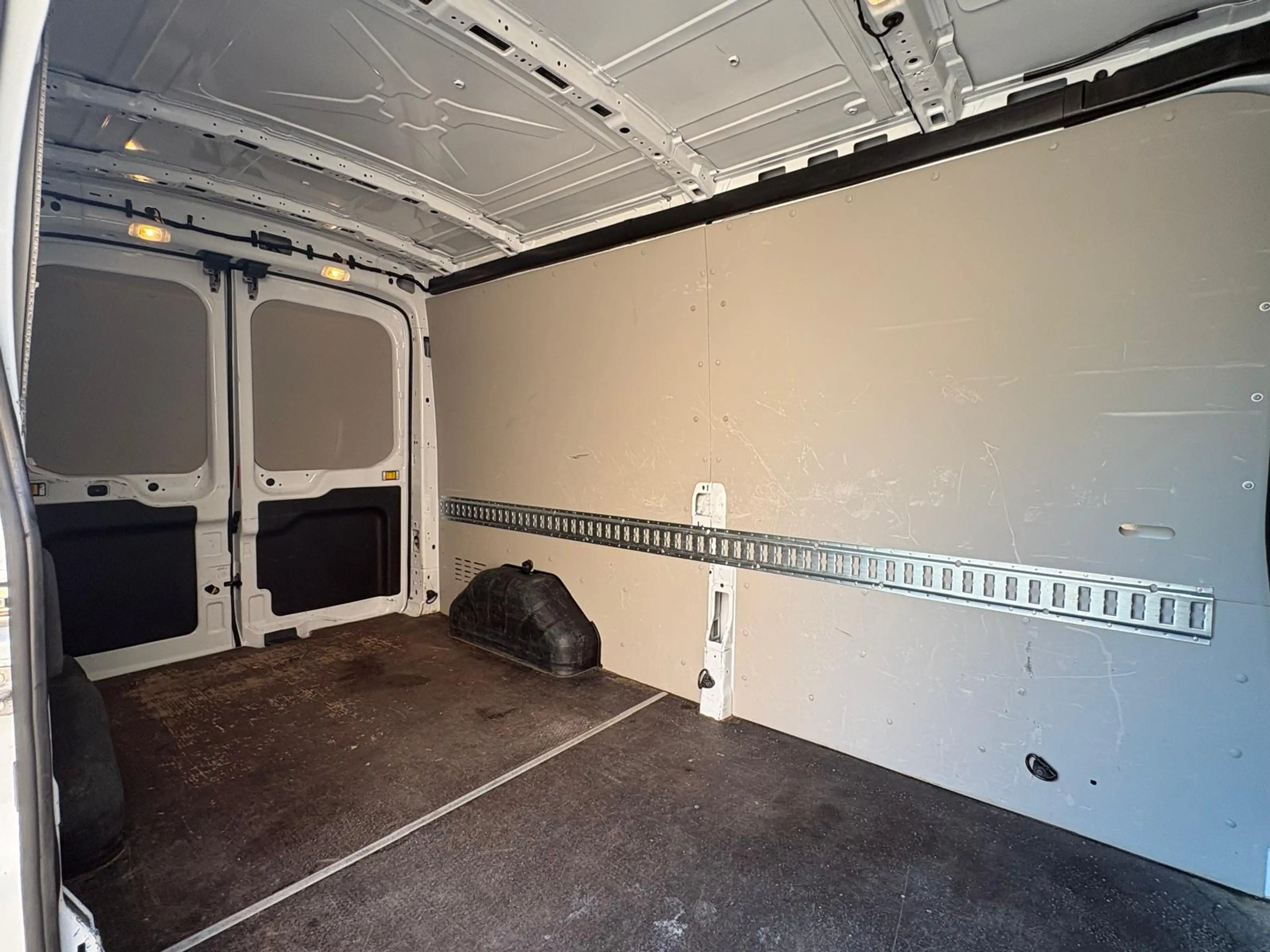 Ford Transit 2.0TDCI 130PK L3H2 Cruisecontrol / Camera / Trekha — photo 26