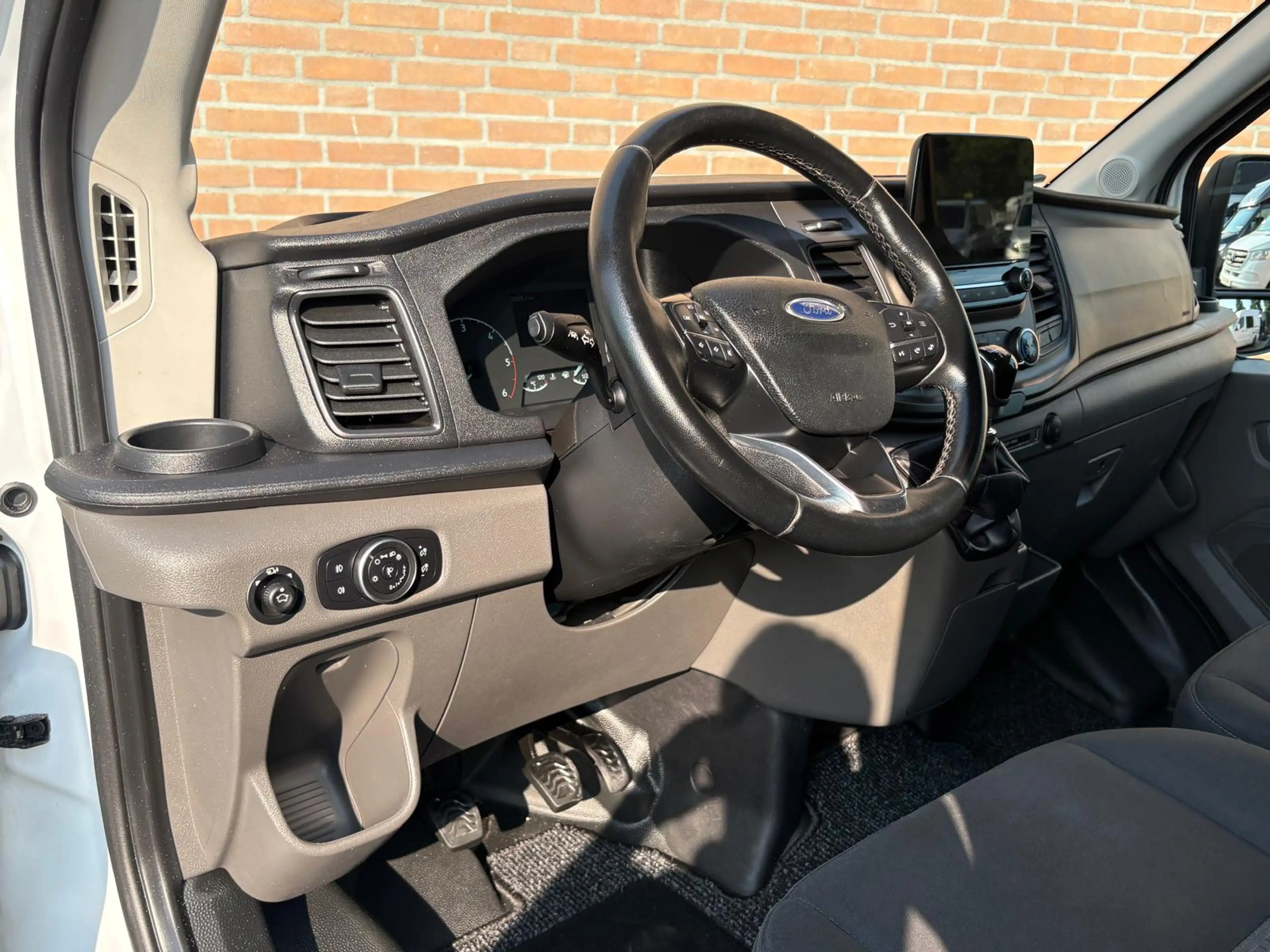 Ford Transit 2.0TDCI 130PK L3H2 Cruisecontrol / Camera / Trekha — photo 2