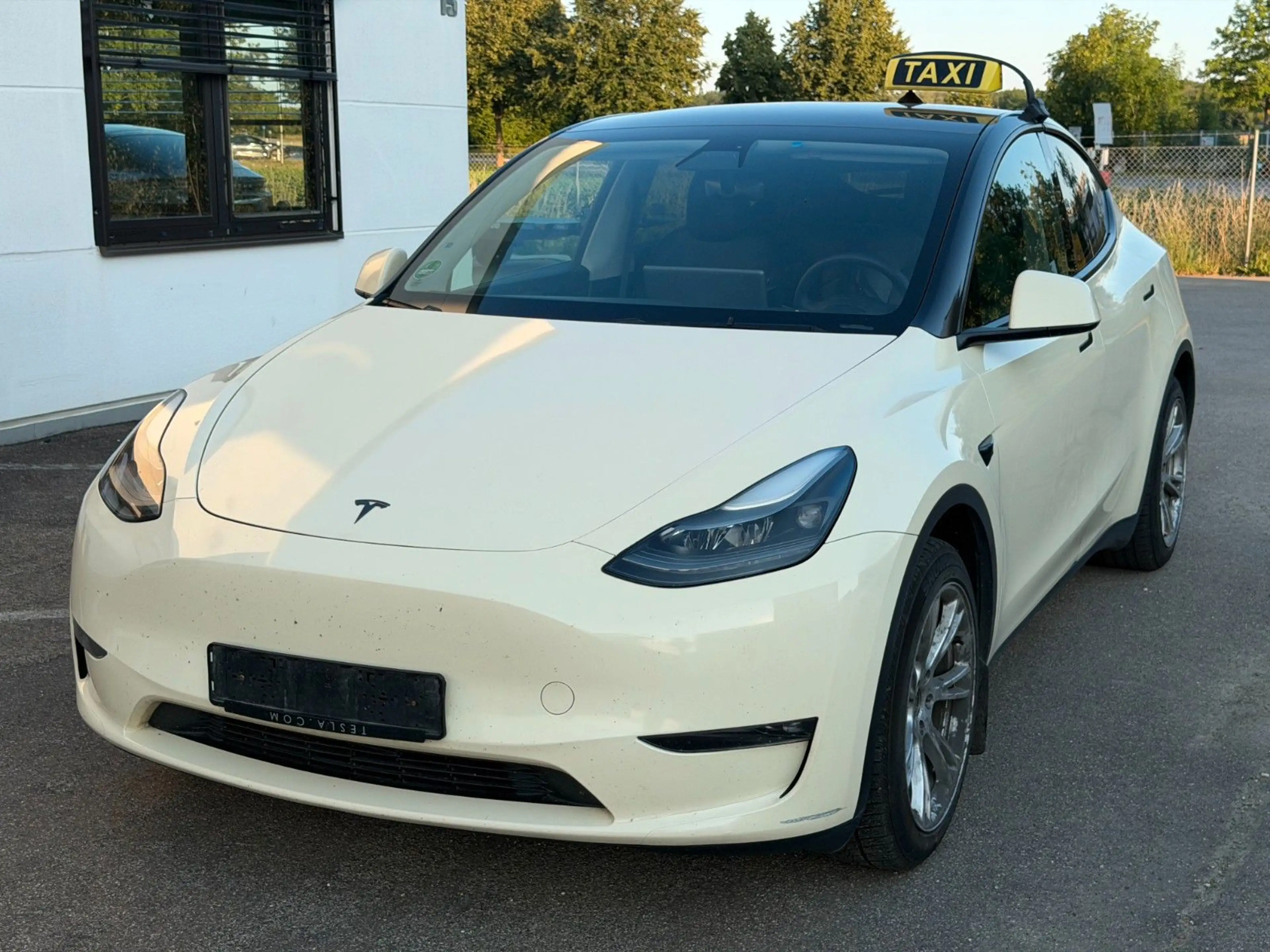 Tesla Model Y Long Range Dual AWD TAXI Mwst. — photo 3