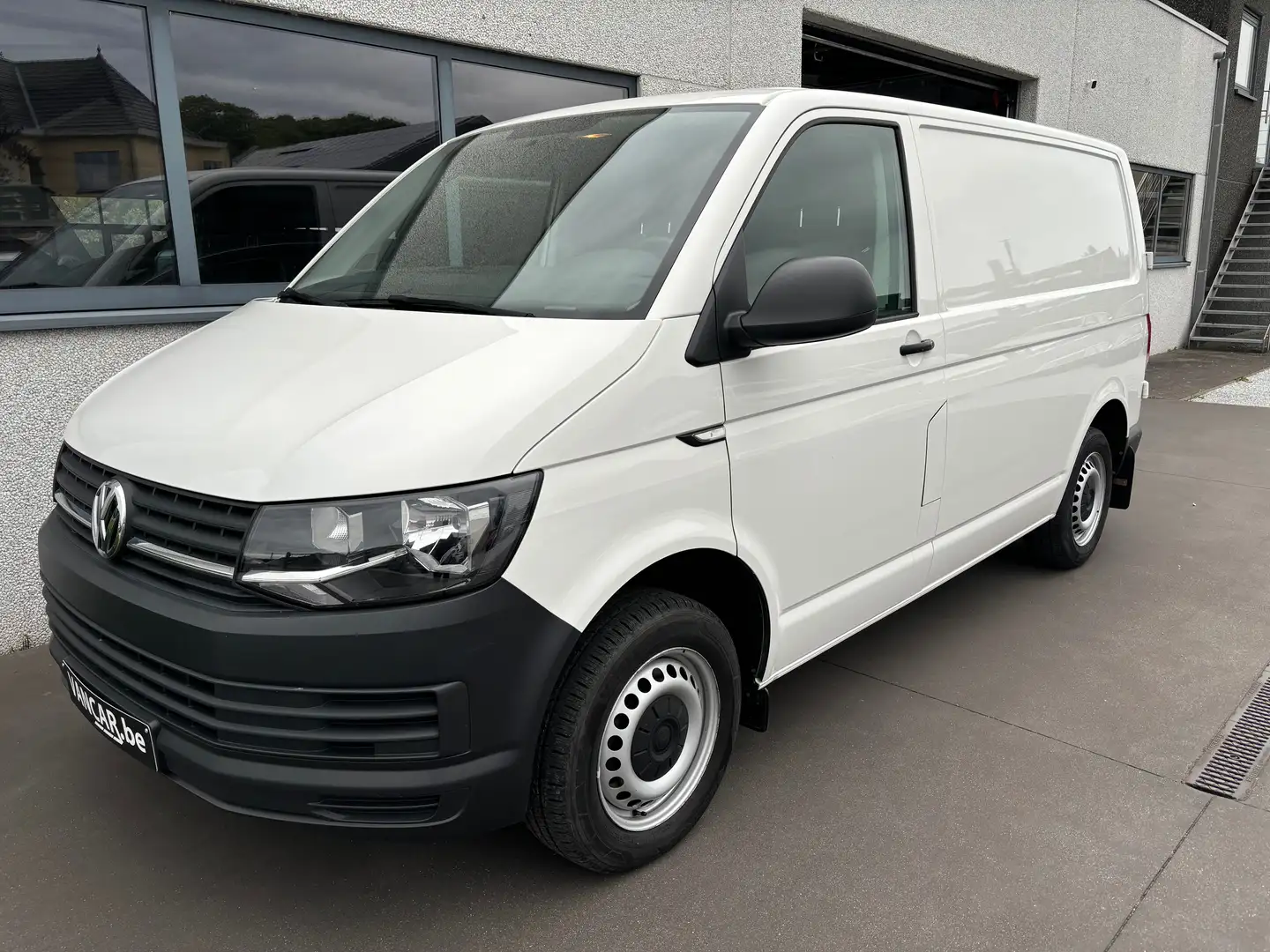 Volkswagen Transporter T6 2.0 TDI 102pk 2 pl. Euro 6b Biały - 2