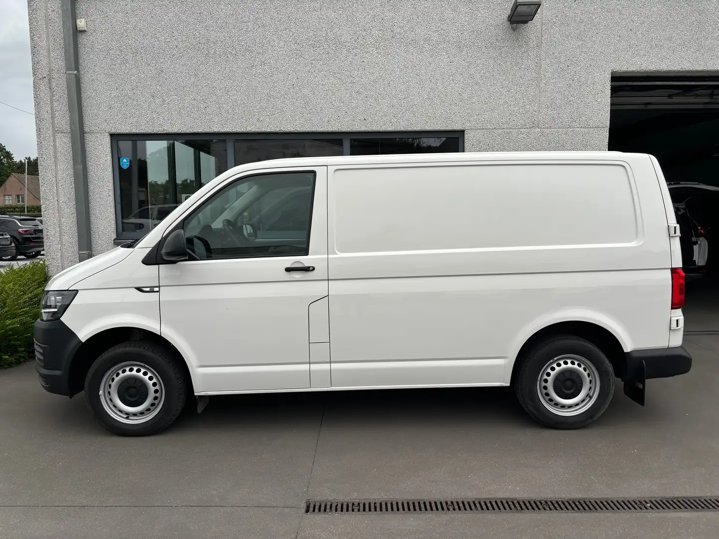 Volkswagen Transporter T6 2.0 TDI 102pk 2 pl. Euro 6b Biały - 1