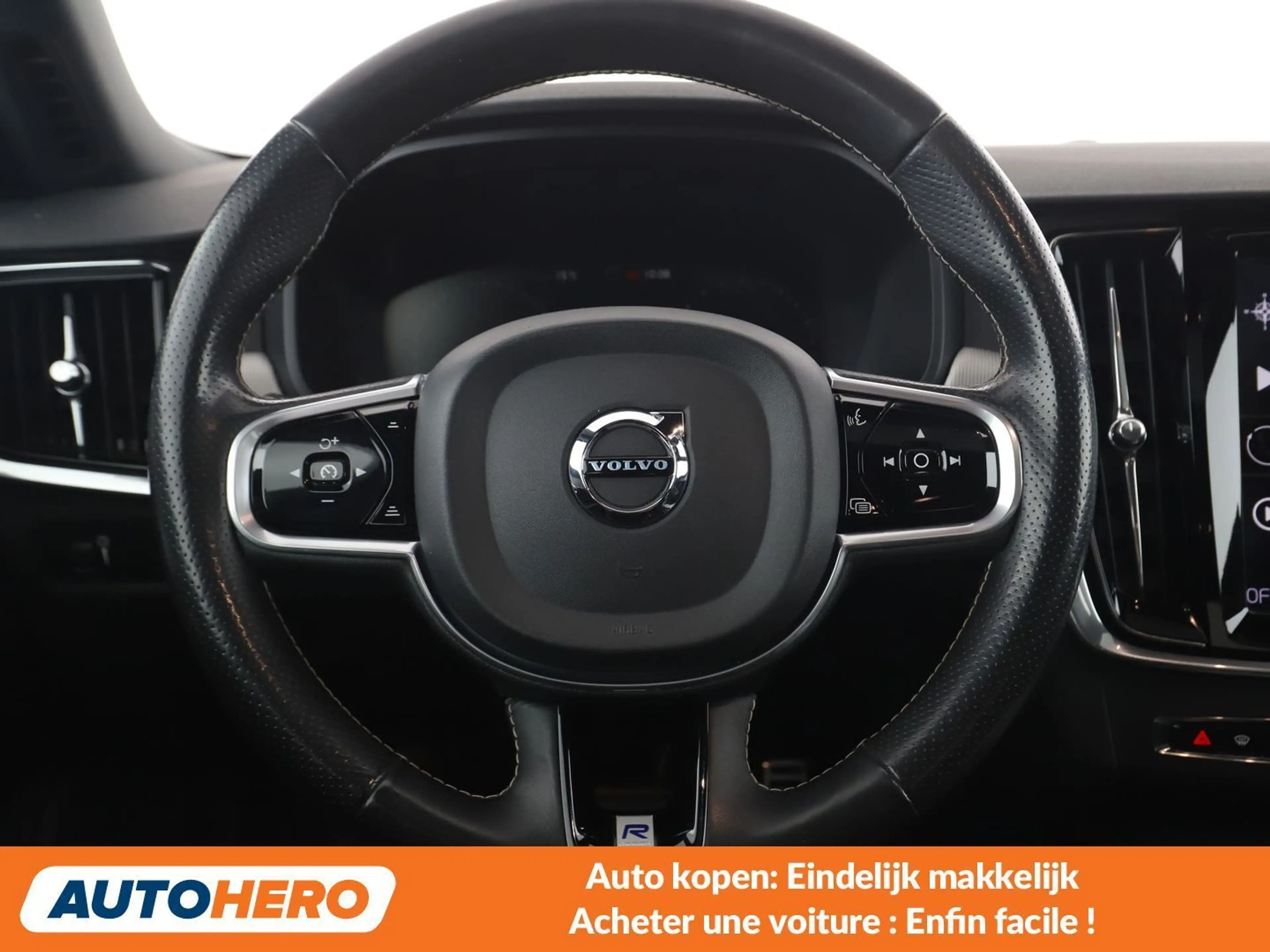 Volvo S90 2.0 T4 R-Design — photo 5