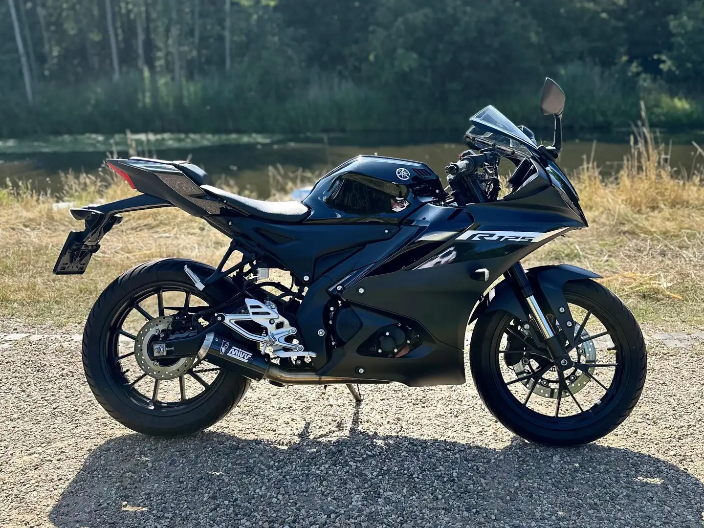Yamaha YZF-R125 Zwart - 1