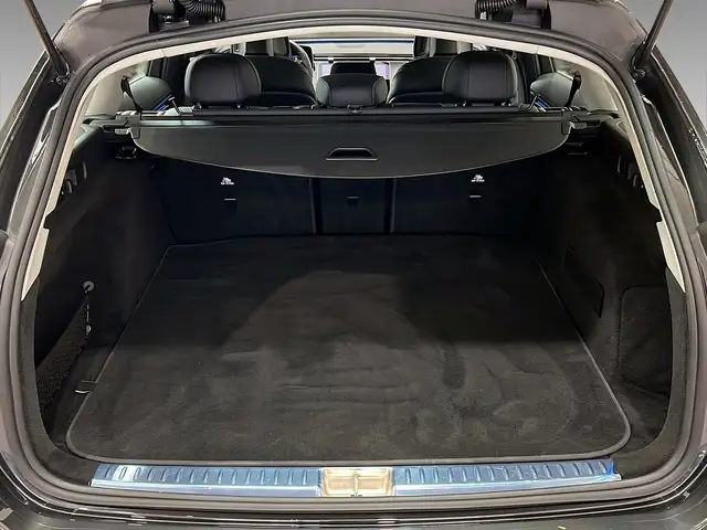 Mercedes-Benz E-Class view 8