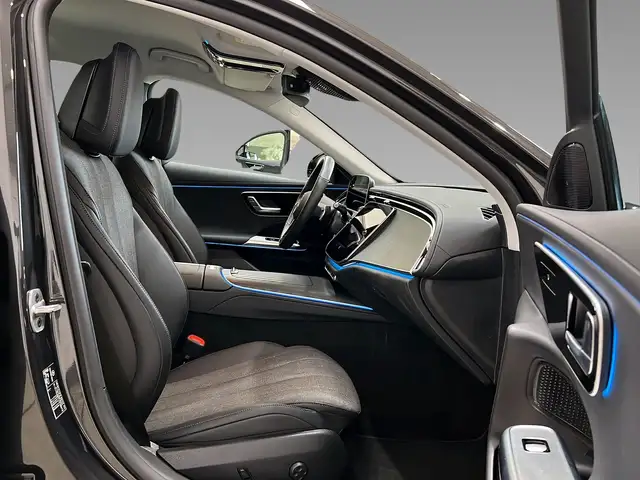 Mercedes-Benz E-Class view 12