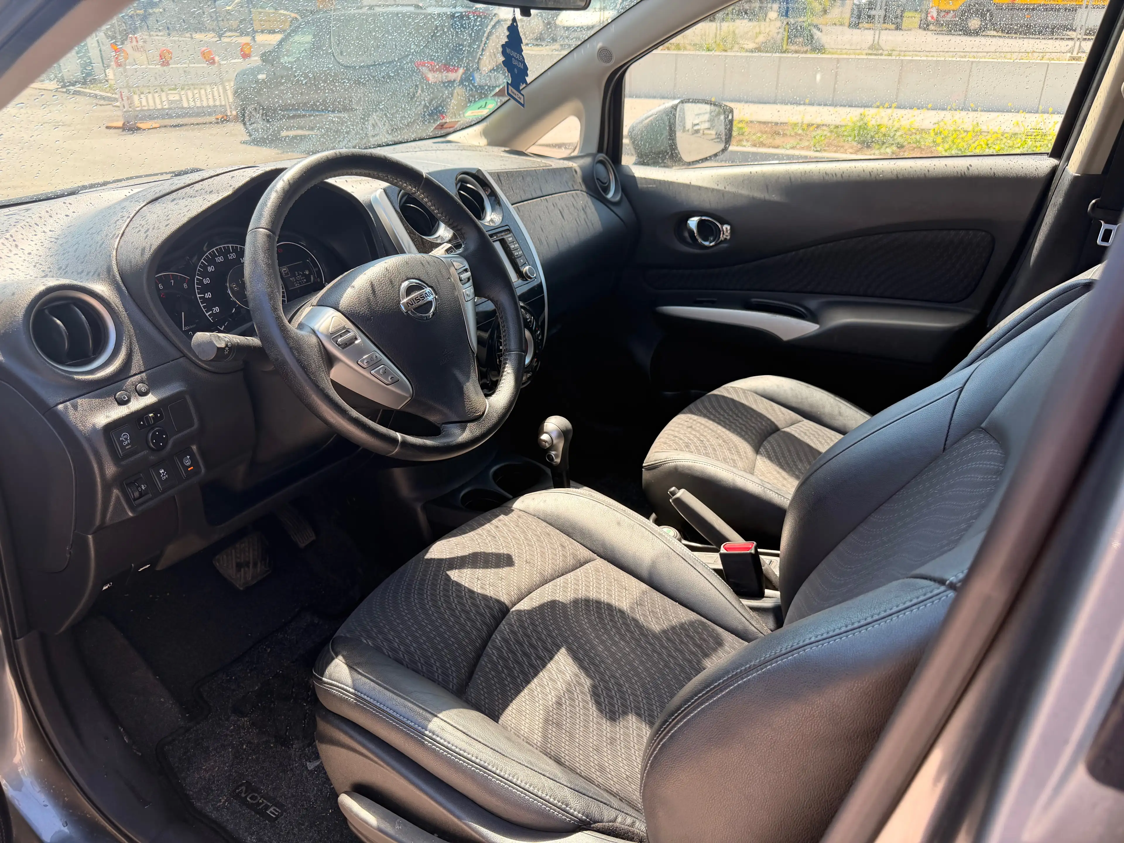 Nissan Note Tekna — photo 9