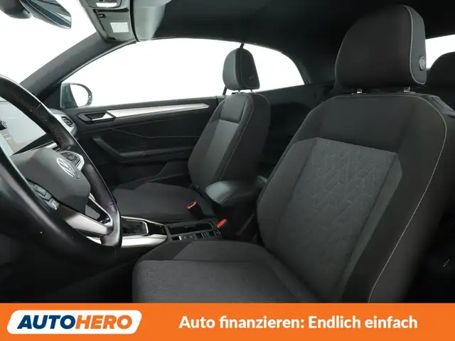 Volkswagen T-Roc view 10