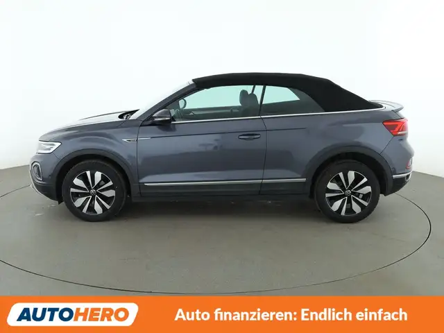 Volkswagen T-Roc view 3