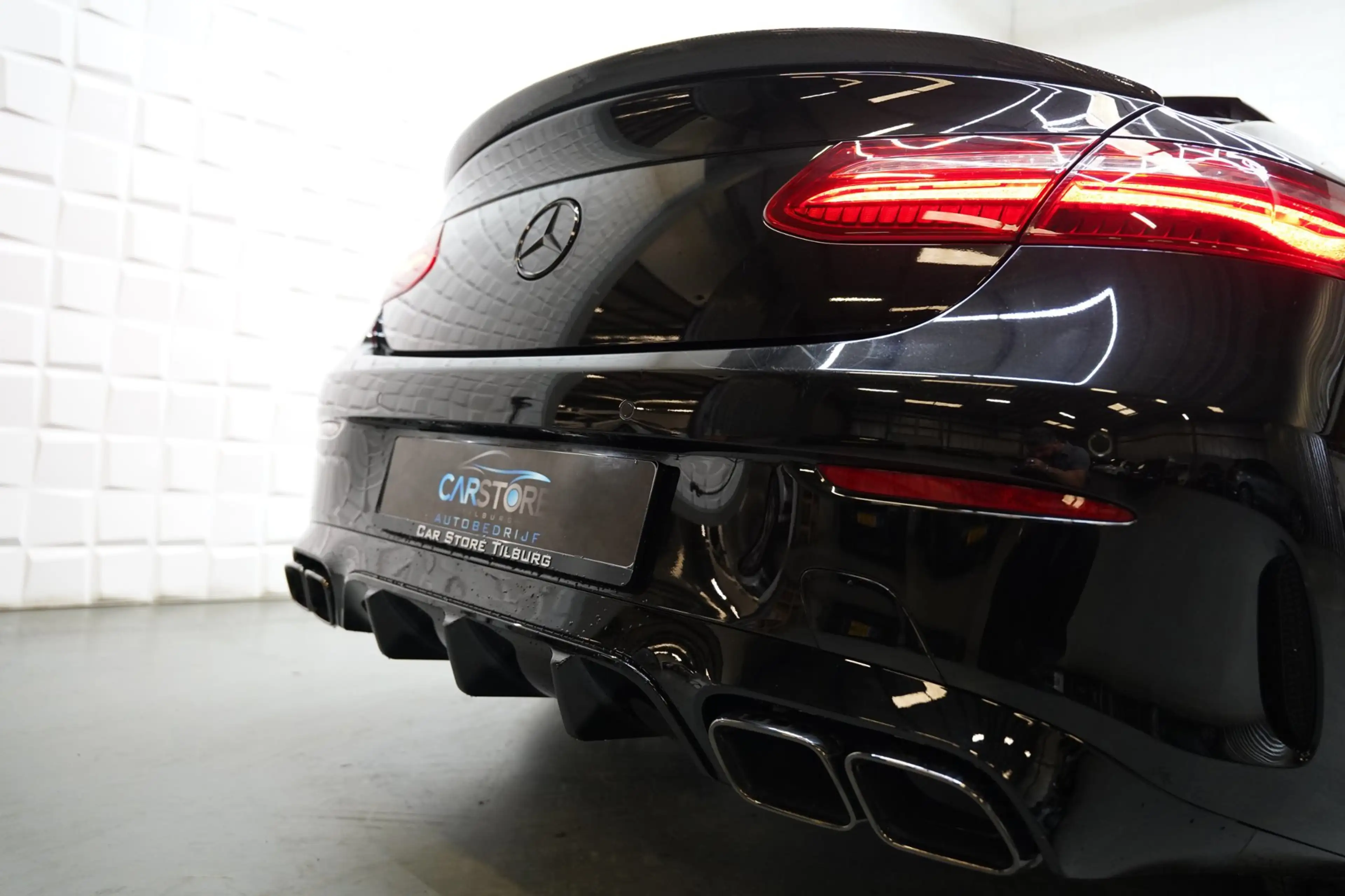 Mercedes-Benz E 350 Coupé AMG NIGHT PANO SFEER 360 — photo 12