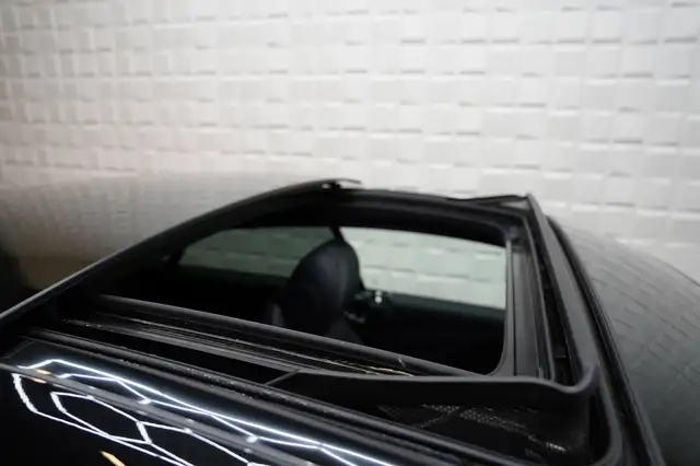 Mercedes-Benz E Class view 10