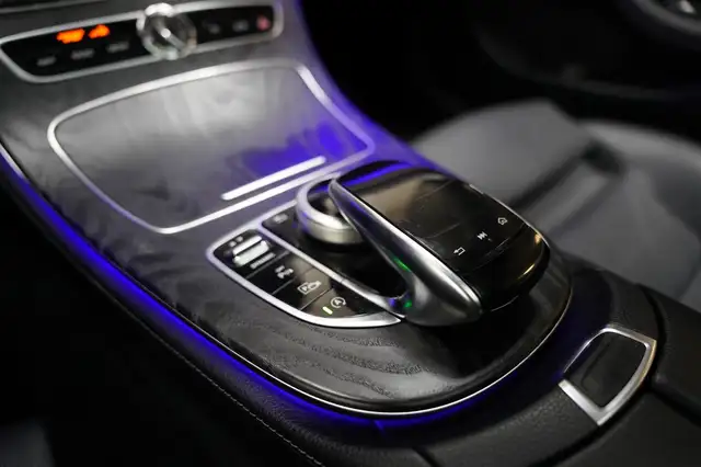 Mercedes-Benz E Class view 15