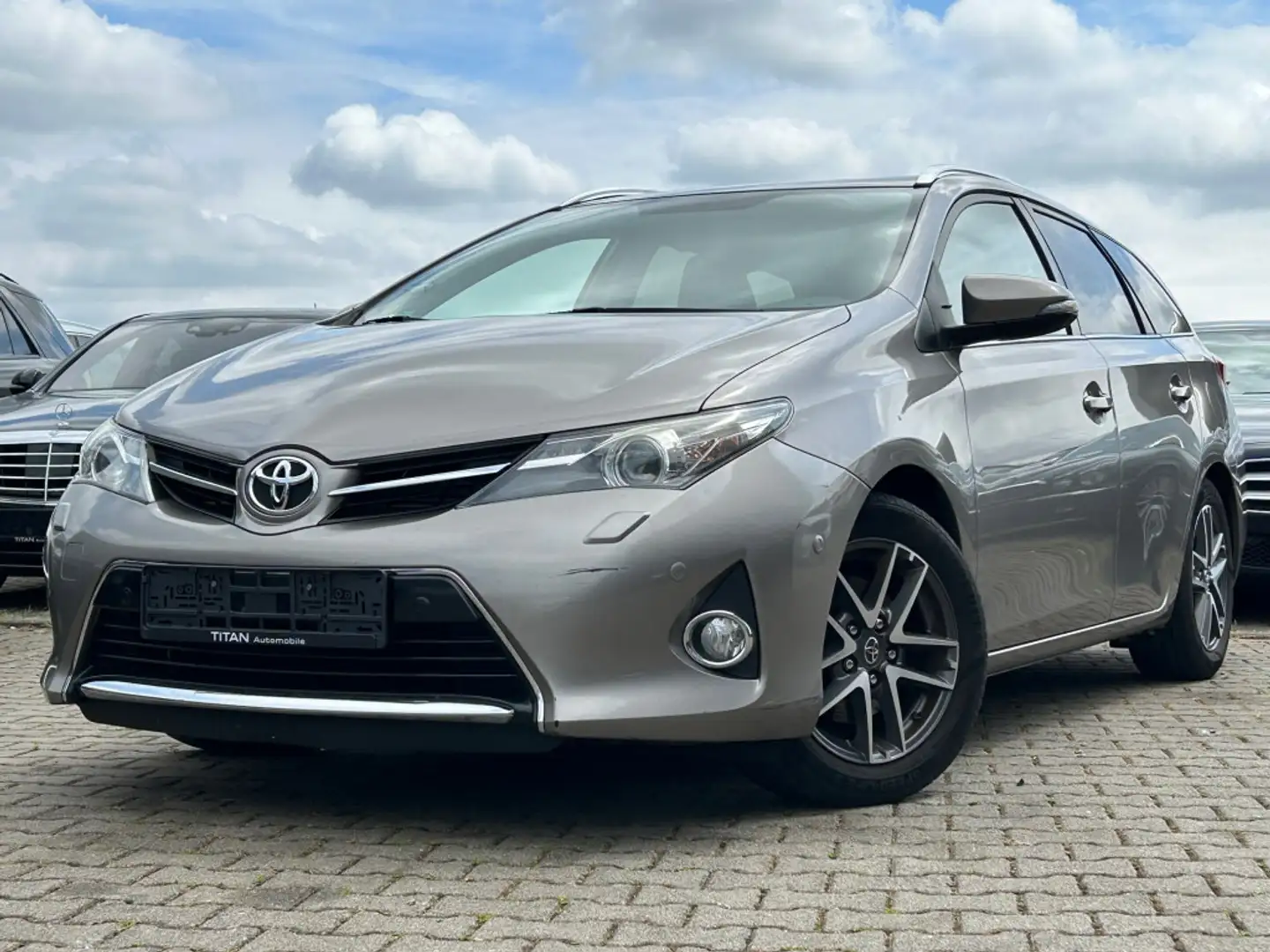 Toyota Auris Comfort TÜV neu Kamera SHZ PDC Klima LED Grau - 1