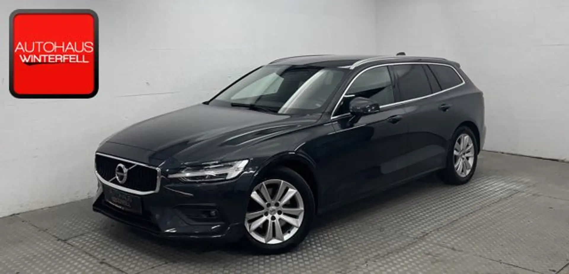 Volvo V60 D4 AWD STANDHZG+AHK+MEMO+360+H/K+INTELLI+ Grijs - 1