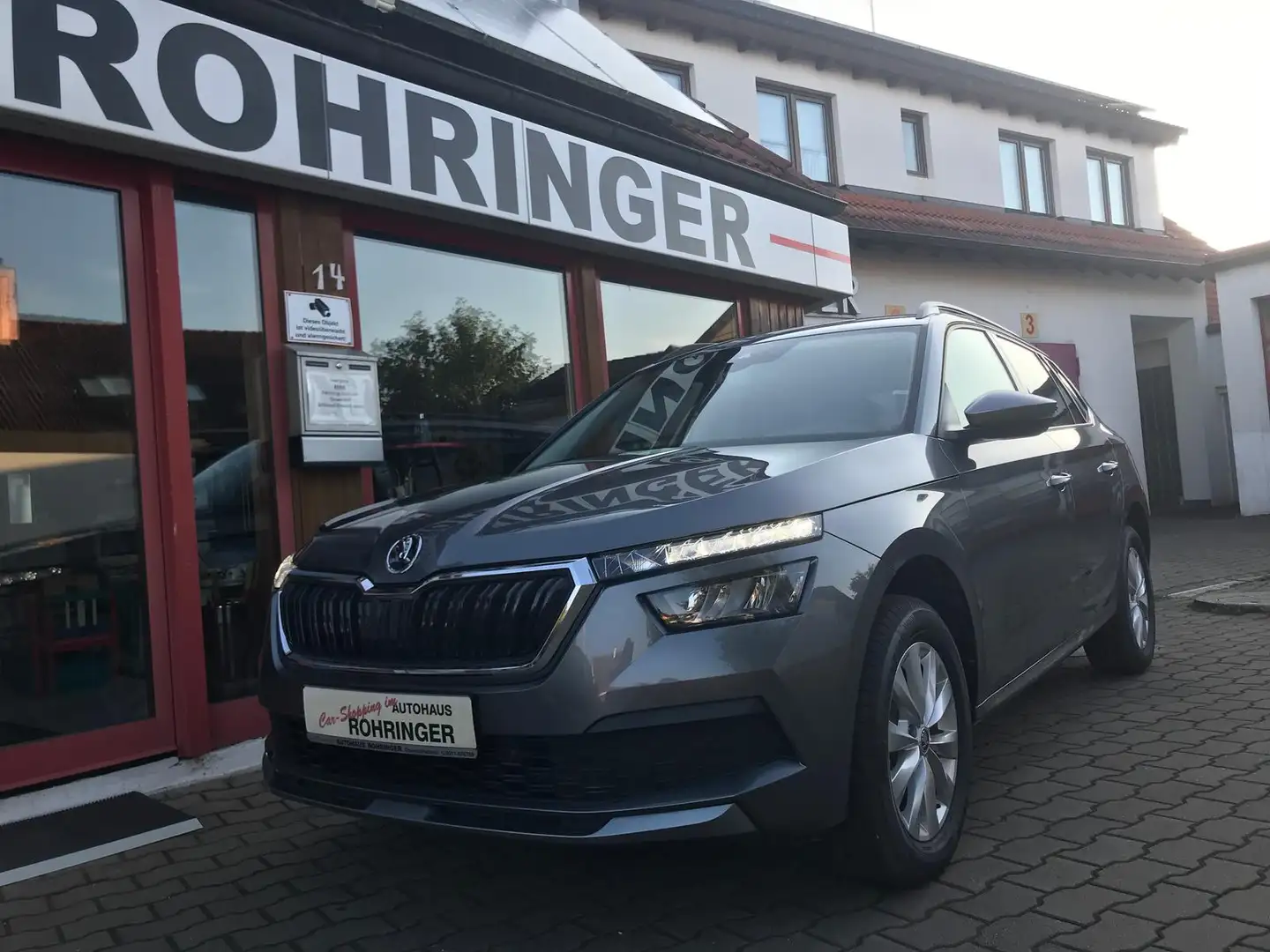 Skoda Kamiq 1,0 TSI-Drive-DSG-Klima-Sitzheizung-PDC-LED-Licht- Grau - 2