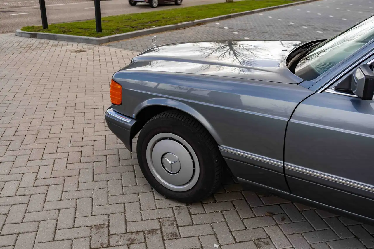 Mercedes-Benz S 260 SE, foto 6