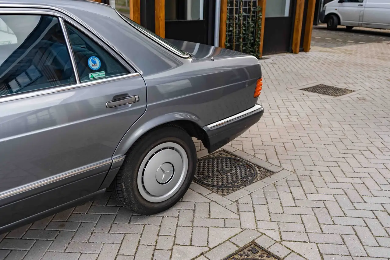 Mercedes-Benz S 260 SE, foto 5