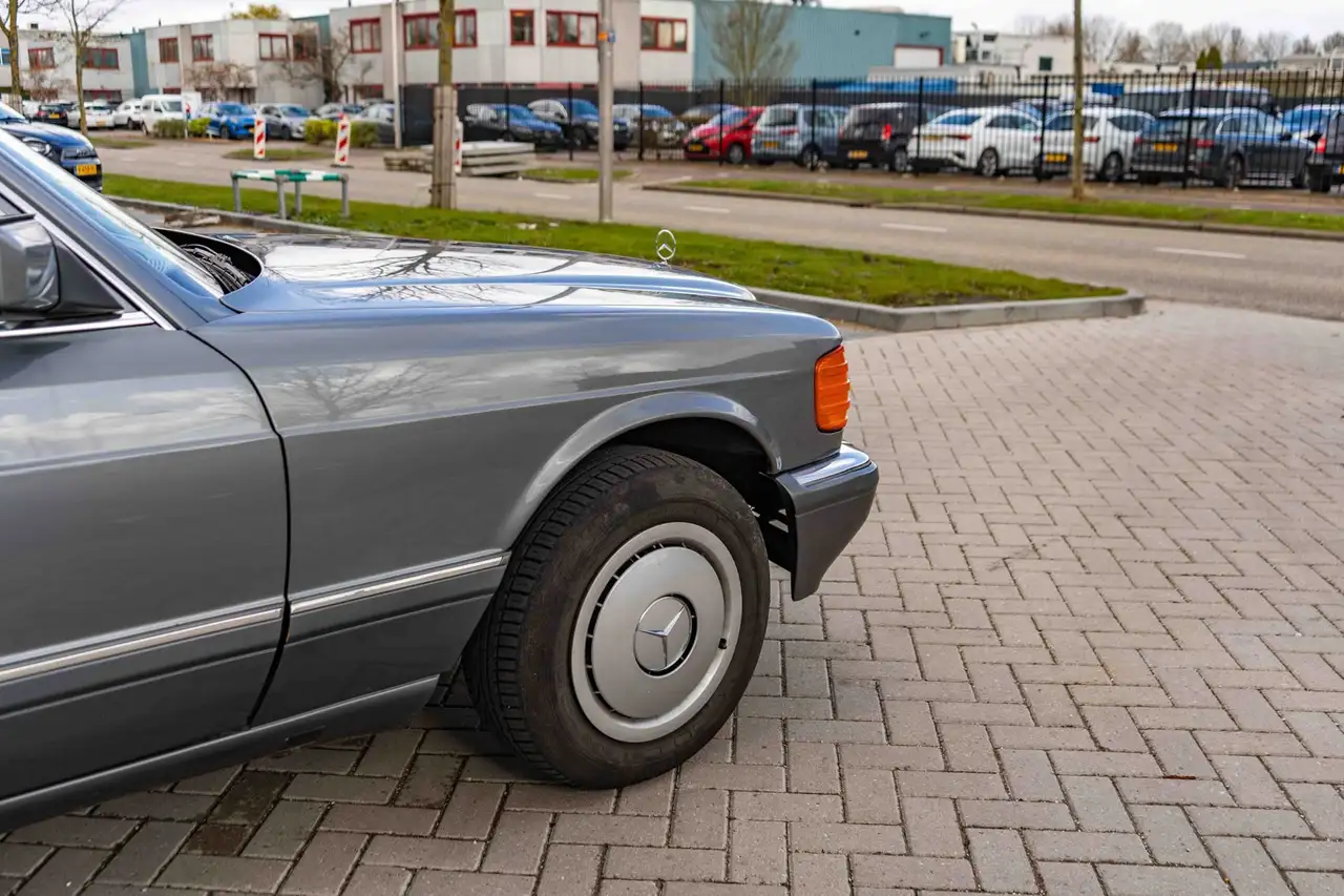 Mercedes-Benz S 260 SE, foto 12