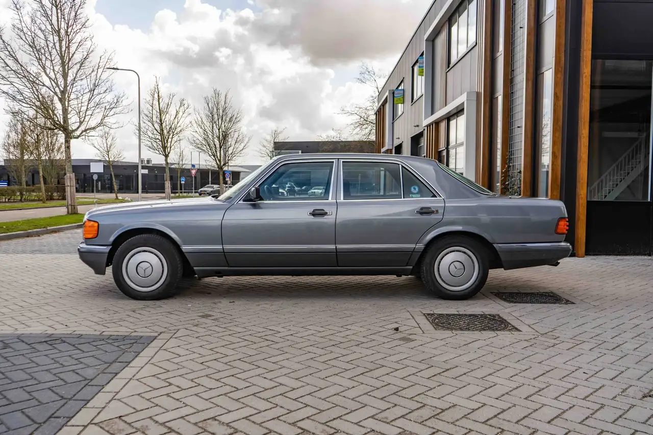 Mercedes-Benz S 260 SE, foto 3