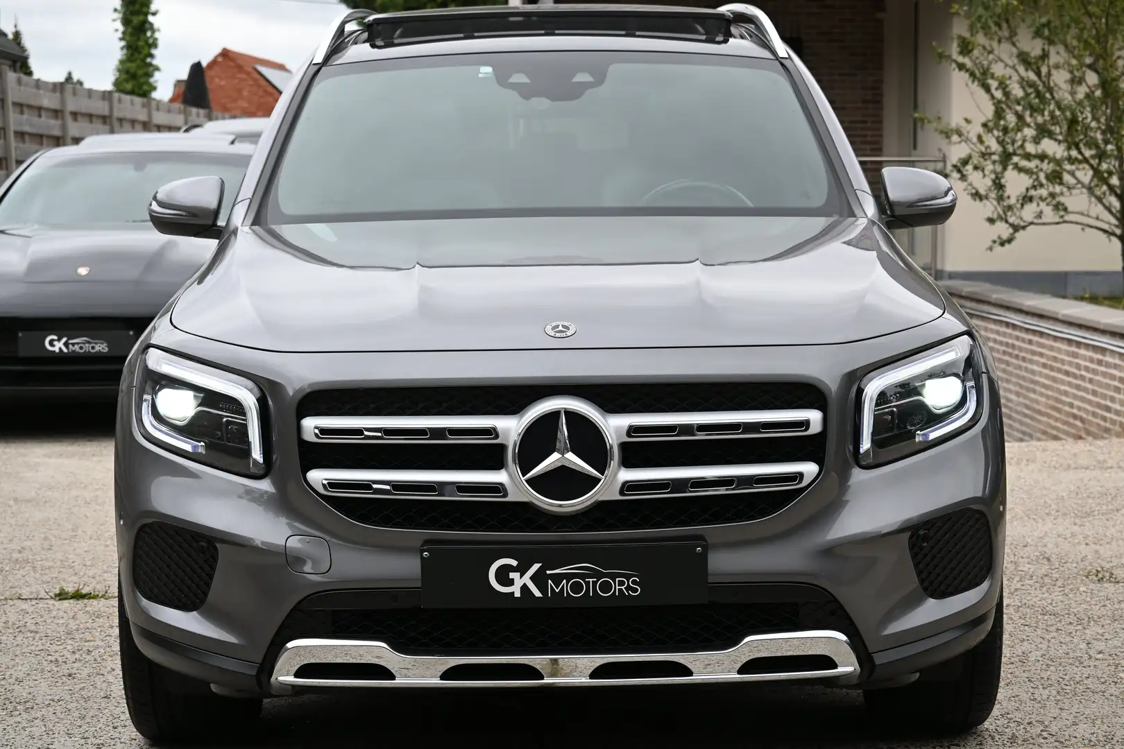 Mercedes-Benz GLB 200 d PANORAMA 7 PL Memory Camera Navi Xenon Leder ! Grijs - 2