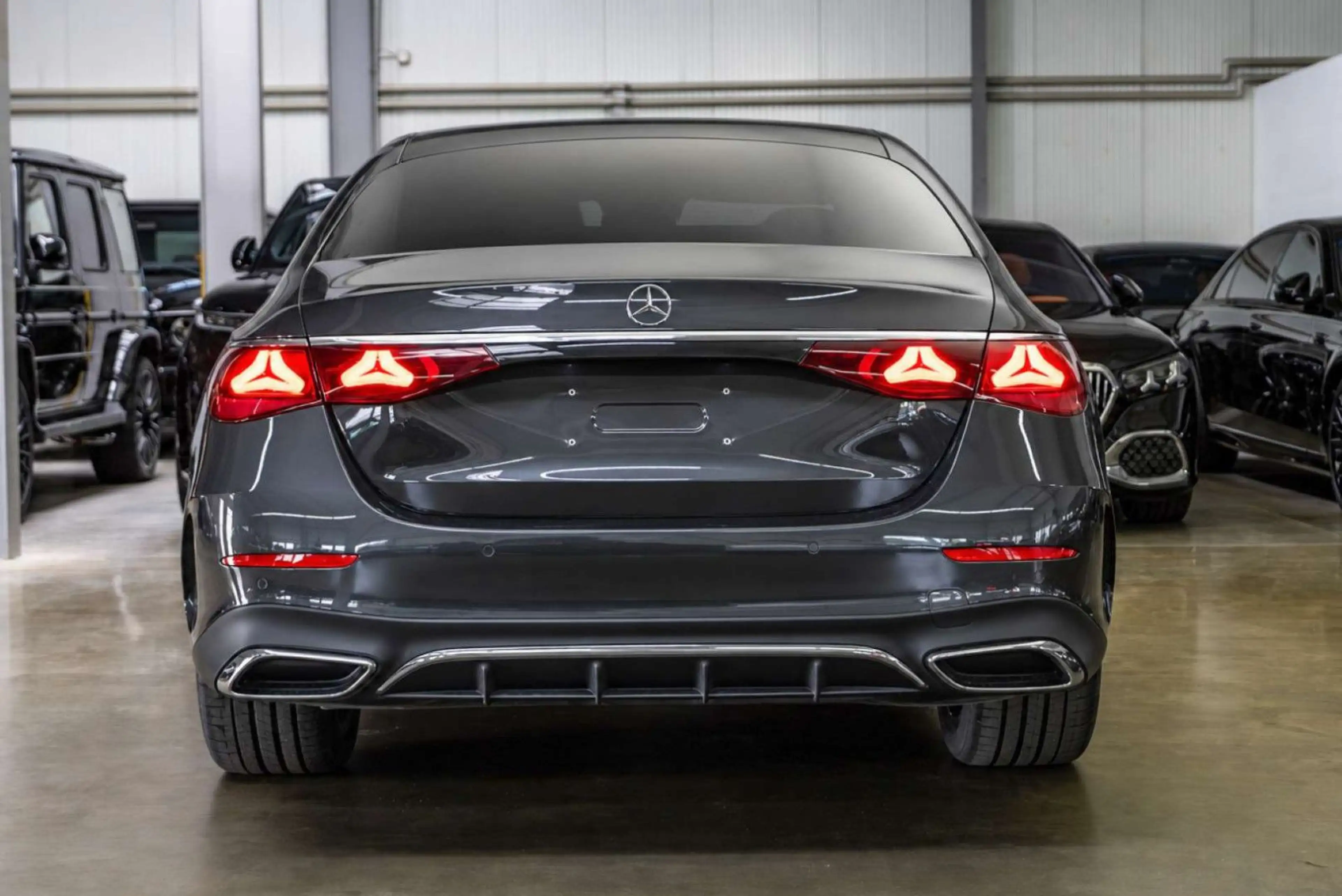 Mercedes-Benz E 200 AMG Line / Pano / Night / MY 2026 — photo 10