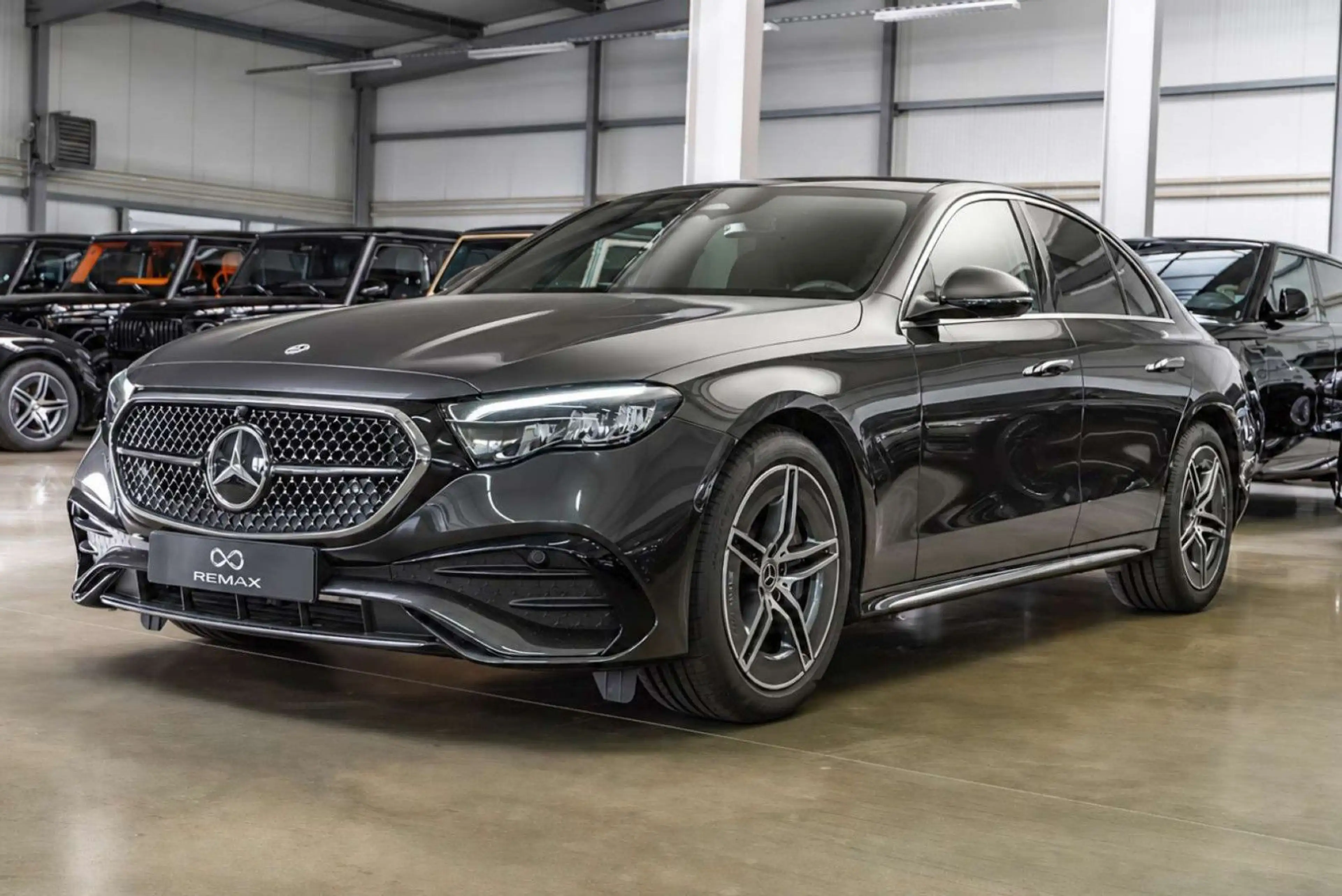 Mercedes-Benz E 200 AMG Line / Pano / Night / MY 2026 — photo 7