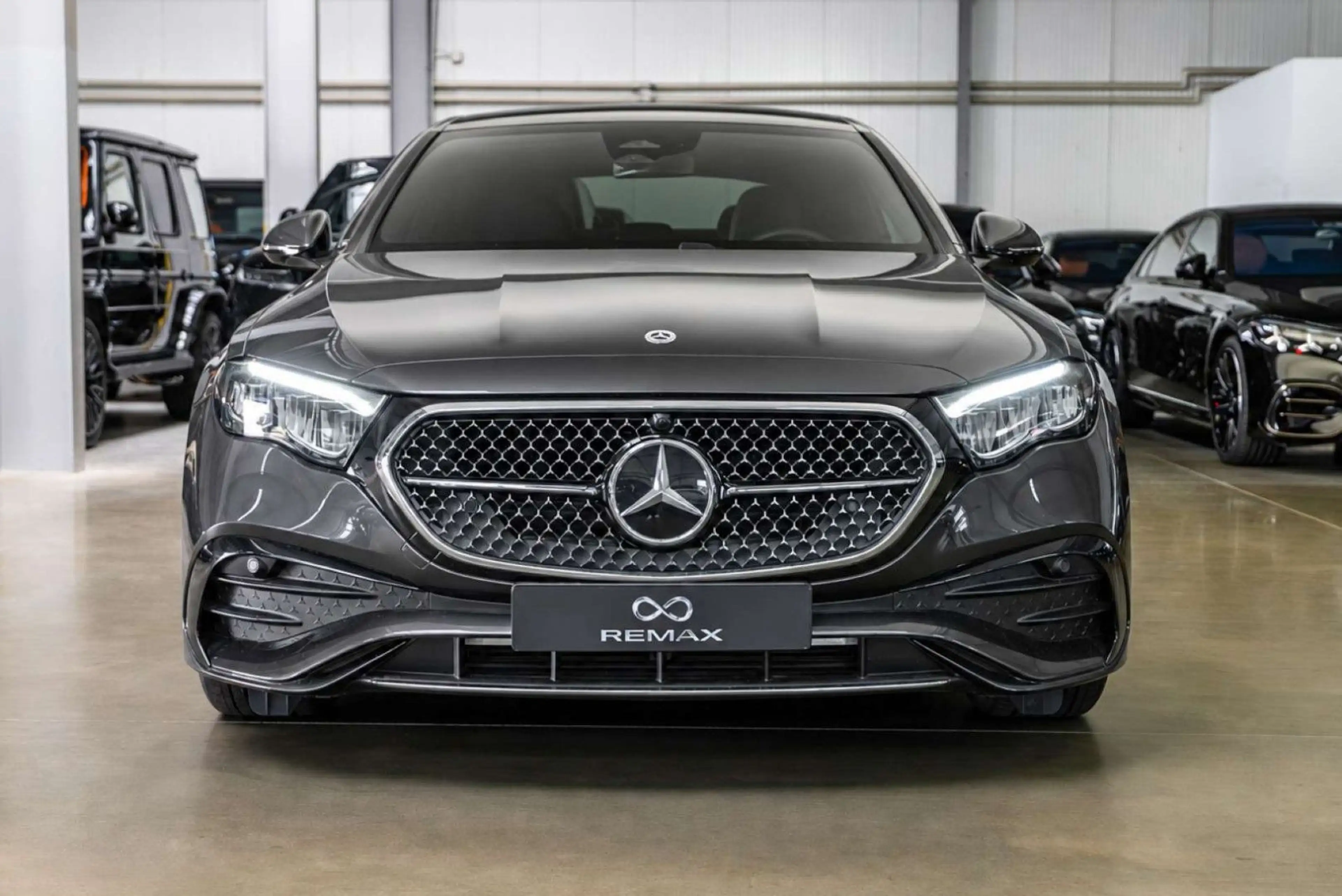Mercedes-Benz E 200 AMG Line / Pano / Night / MY 2026 — photo 6