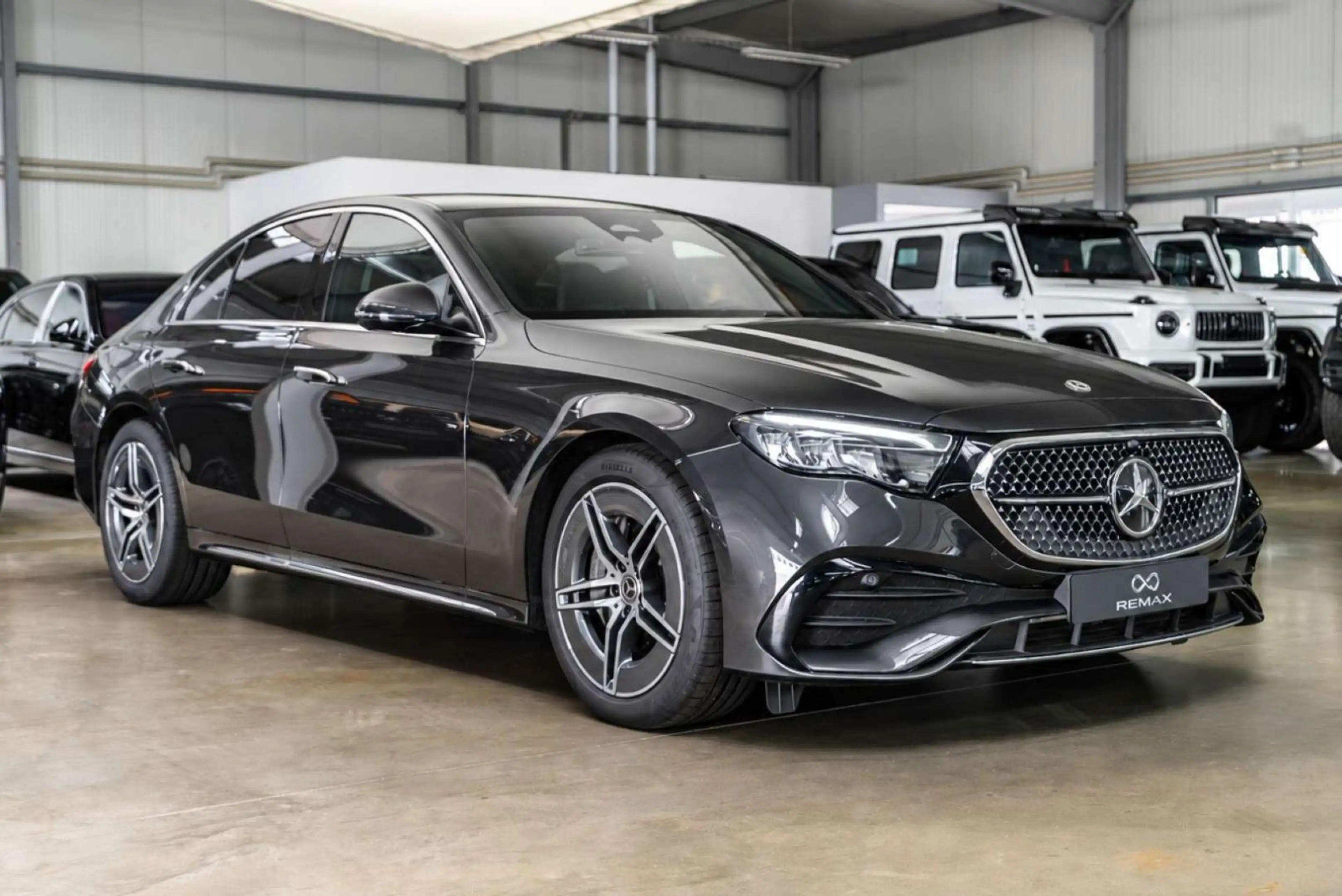 Mercedes-Benz E 200 AMG Line / Pano / Night / MY 2026 — photo 5