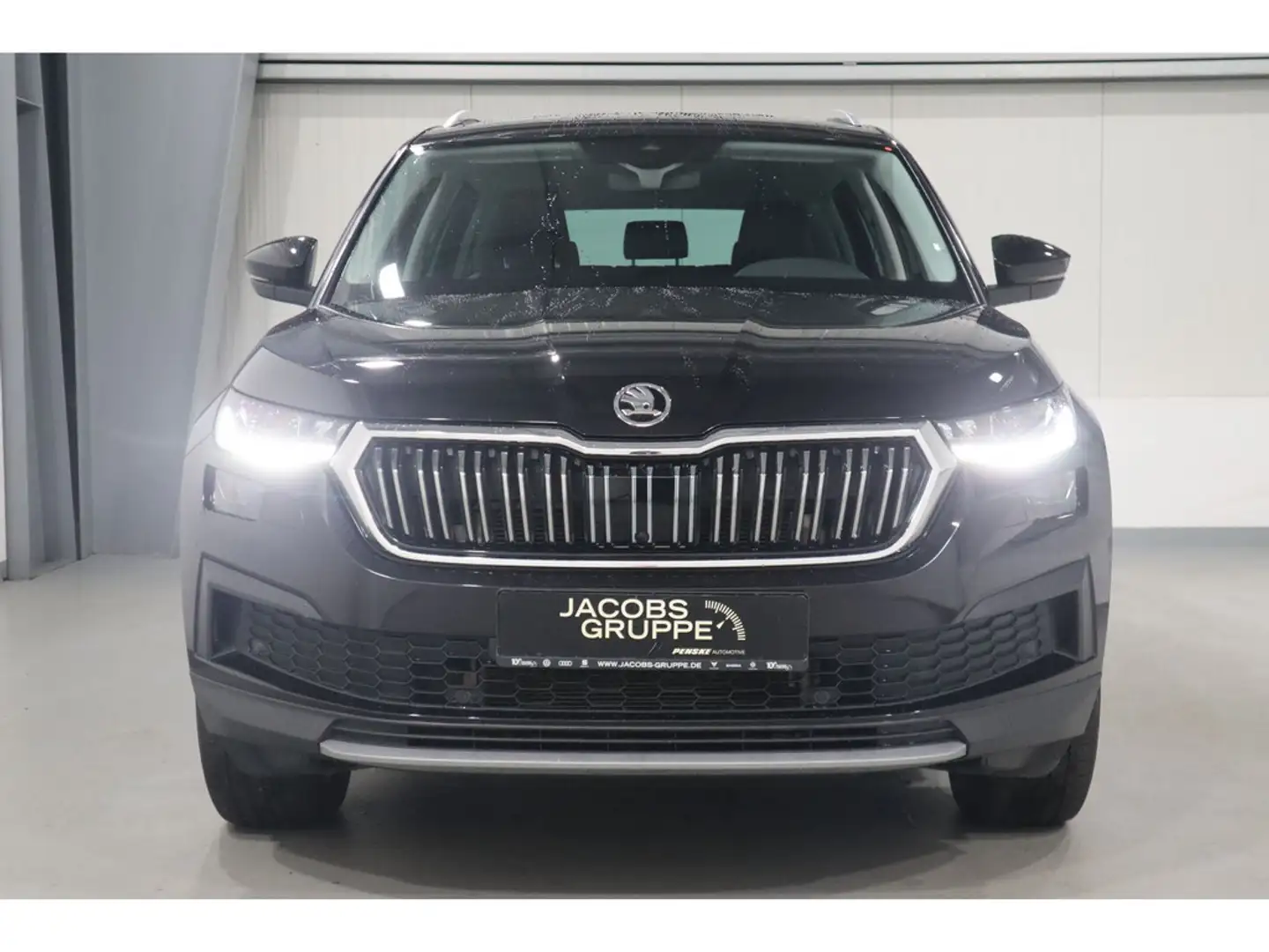 Skoda Kodiaq 2.0 TDI Style 4x4 7 Sitzer,AHK,Navi,Ma Nero - 2