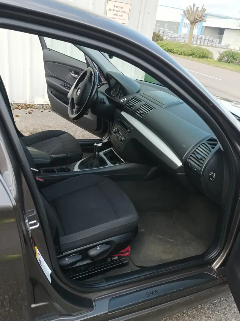 BMW 118 Hnědá - 2