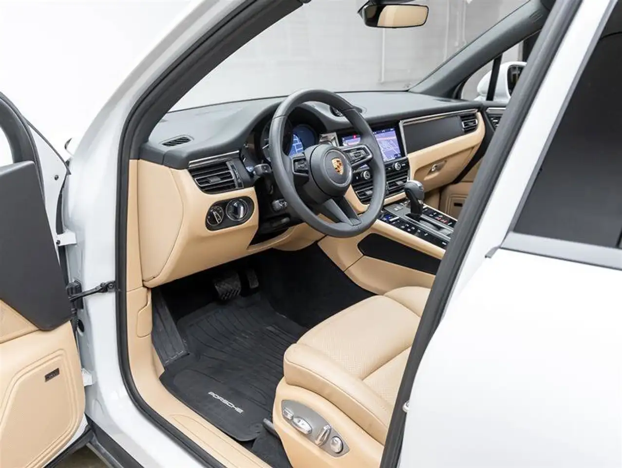 Porsche Macan снимка Porsche Macan