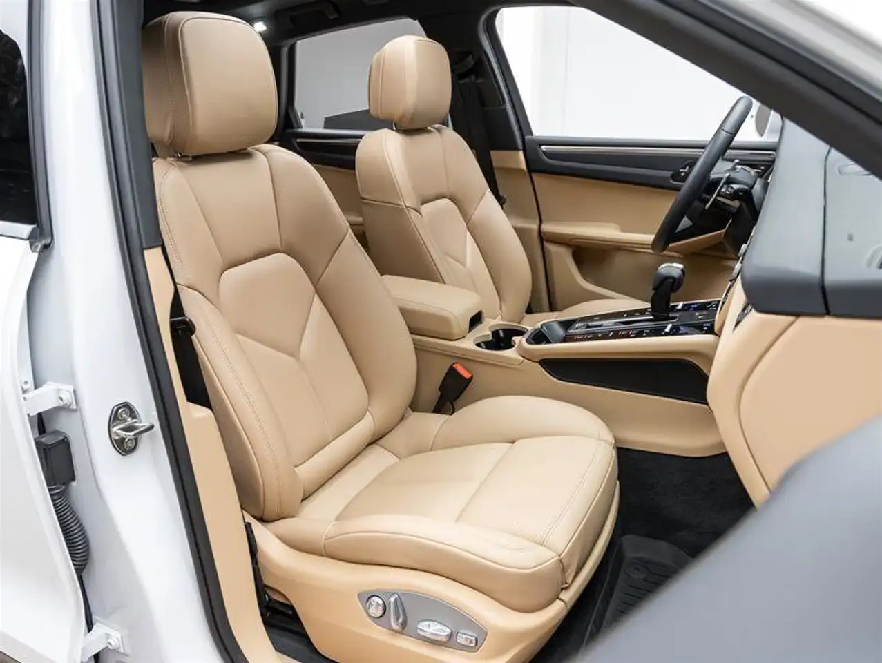 Porsche Macan снимка Porsche Macan