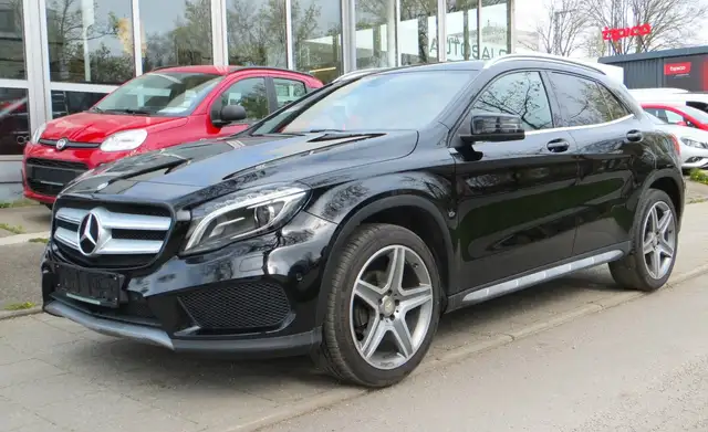 Mercedes-Benz GLA 200 AMG Line* 19" Alu*Navi*Automatik*Xenon*
