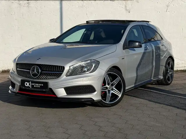 Mercedes-Benz A 250 Sport AMG Line Panorama Kamera Night!