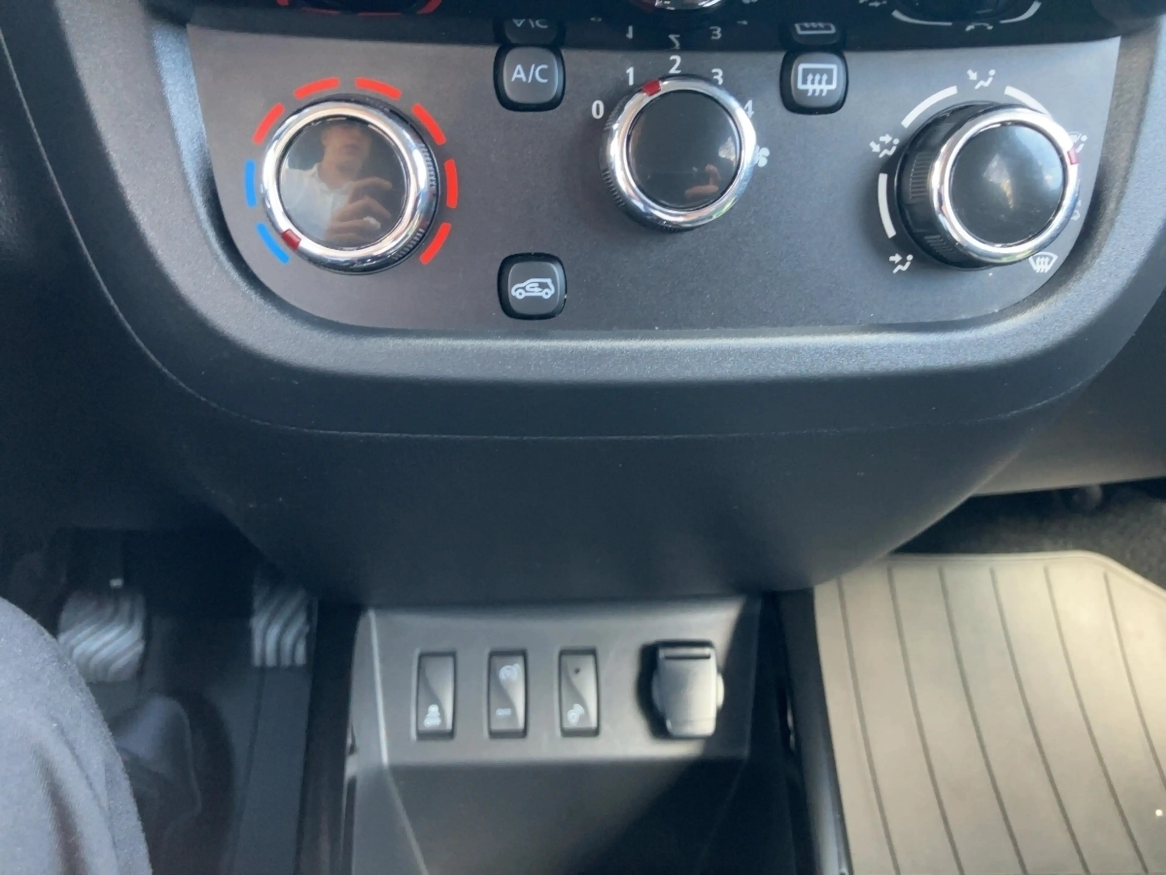 Dacia Spring Extreme 65 PS — photo 14