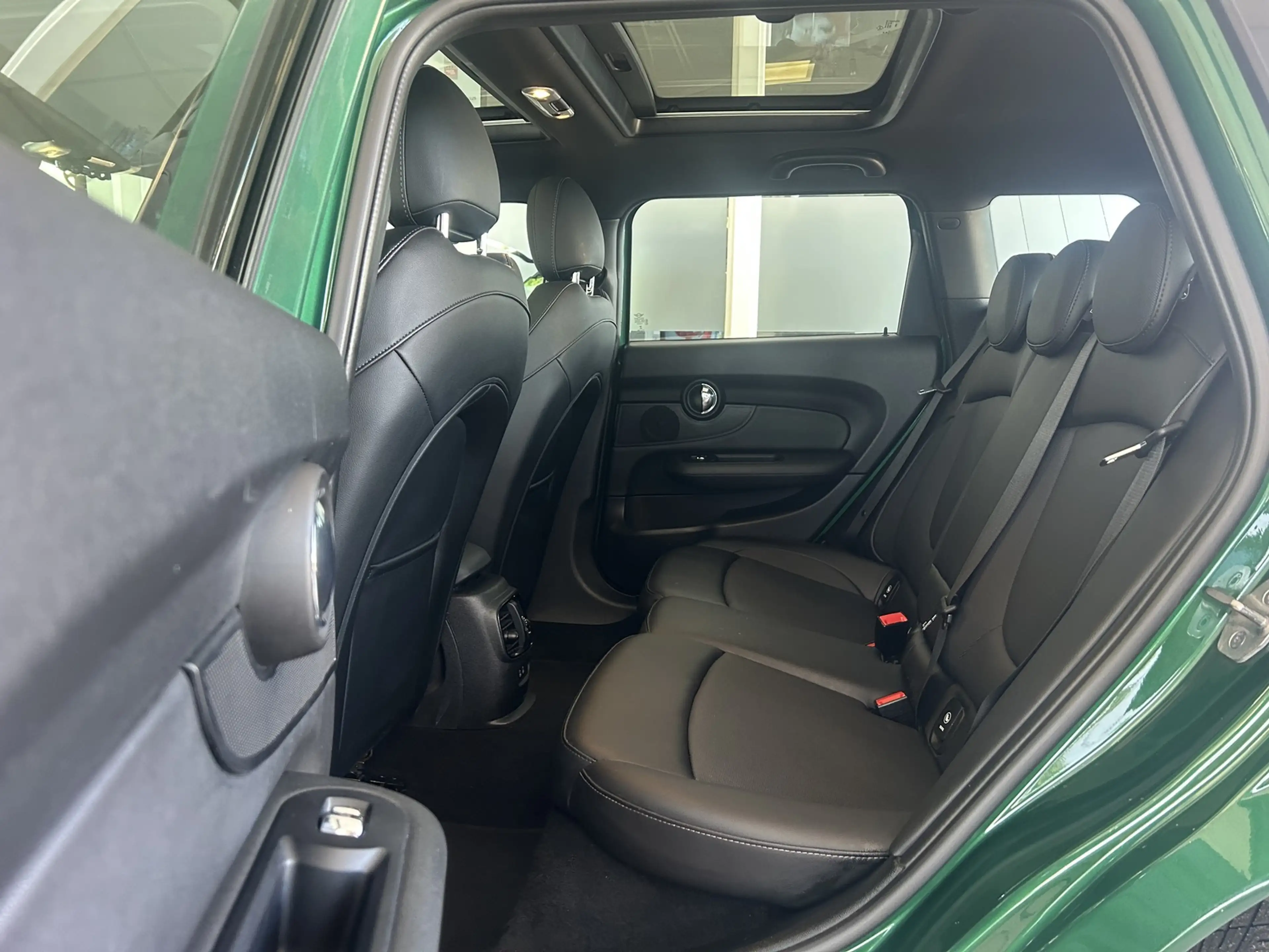 MINI One Clubman Auto Leder Panorama virtuell Cockpit — photo 7