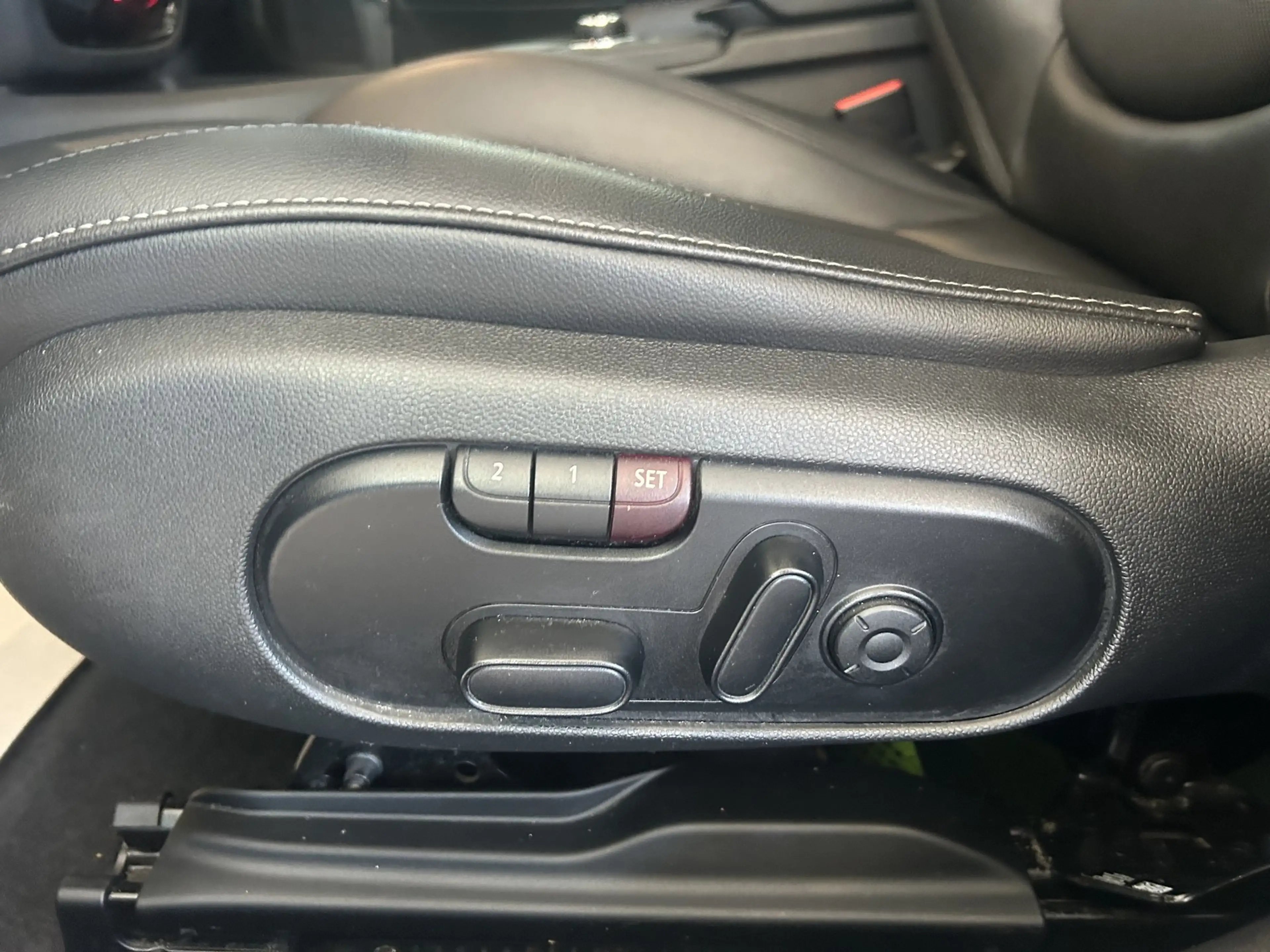 MINI One Clubman Auto Leder Panorama virtuell Cockpit — photo 10