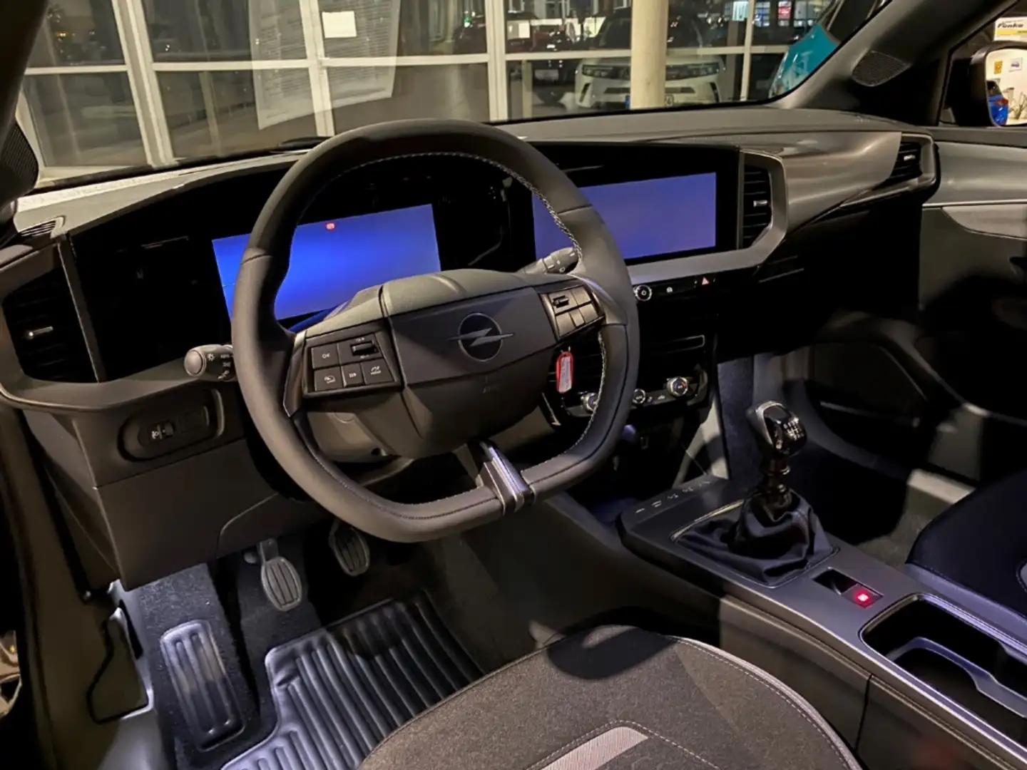 Opel Mokka Edition 17'' BI-Color Digitales Cockpit LED Apple Negro - 2