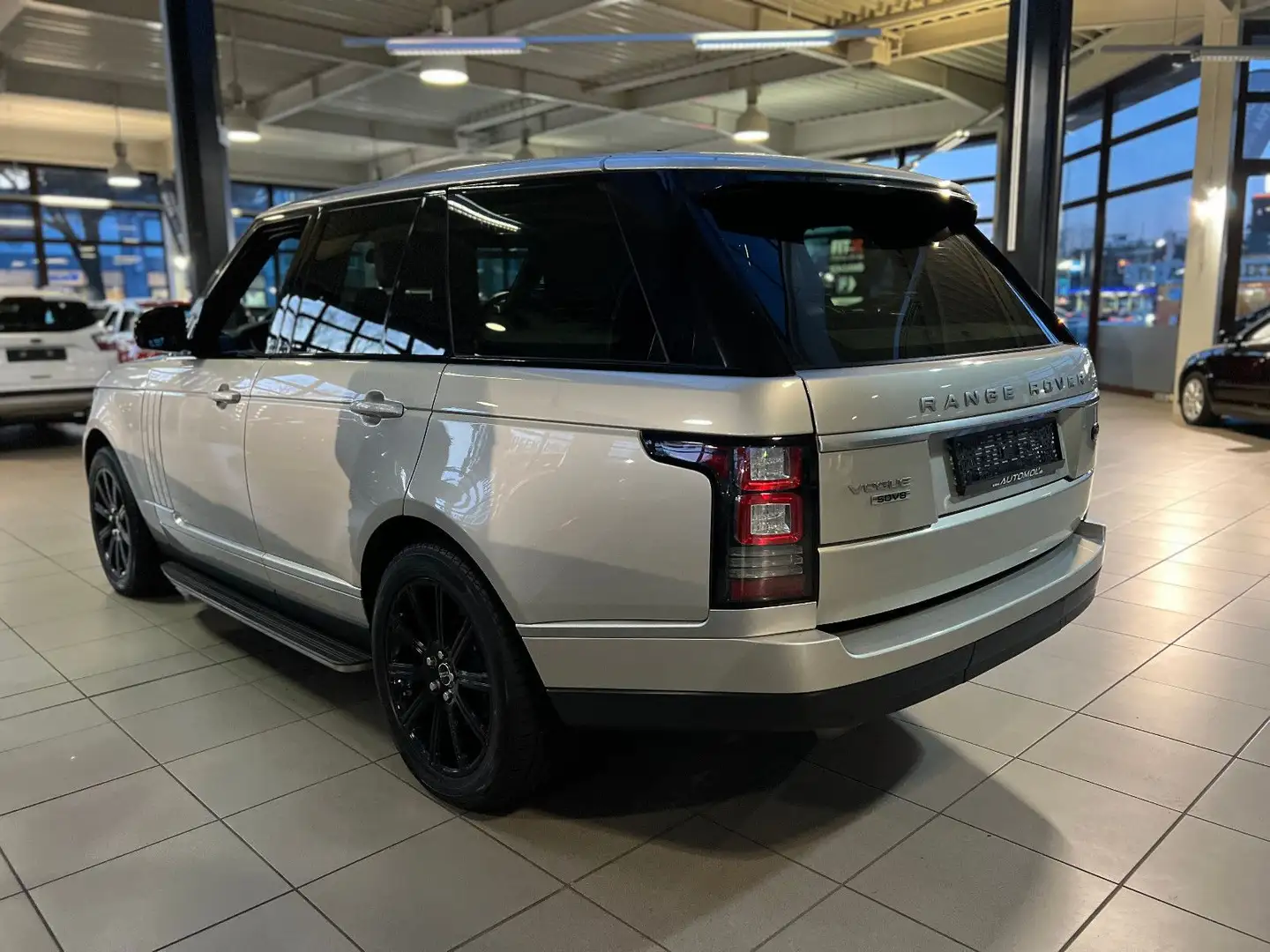 Land Rover Range Rover Vogue SDV8 Panorama Beżowy - 2