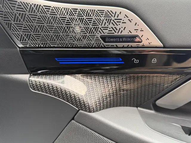 BMW 5 Series view 13