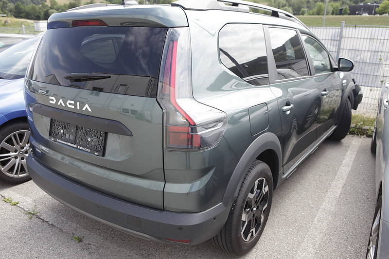 Dacia Jogger Journey Hybrid 155 Aut. — photo 3