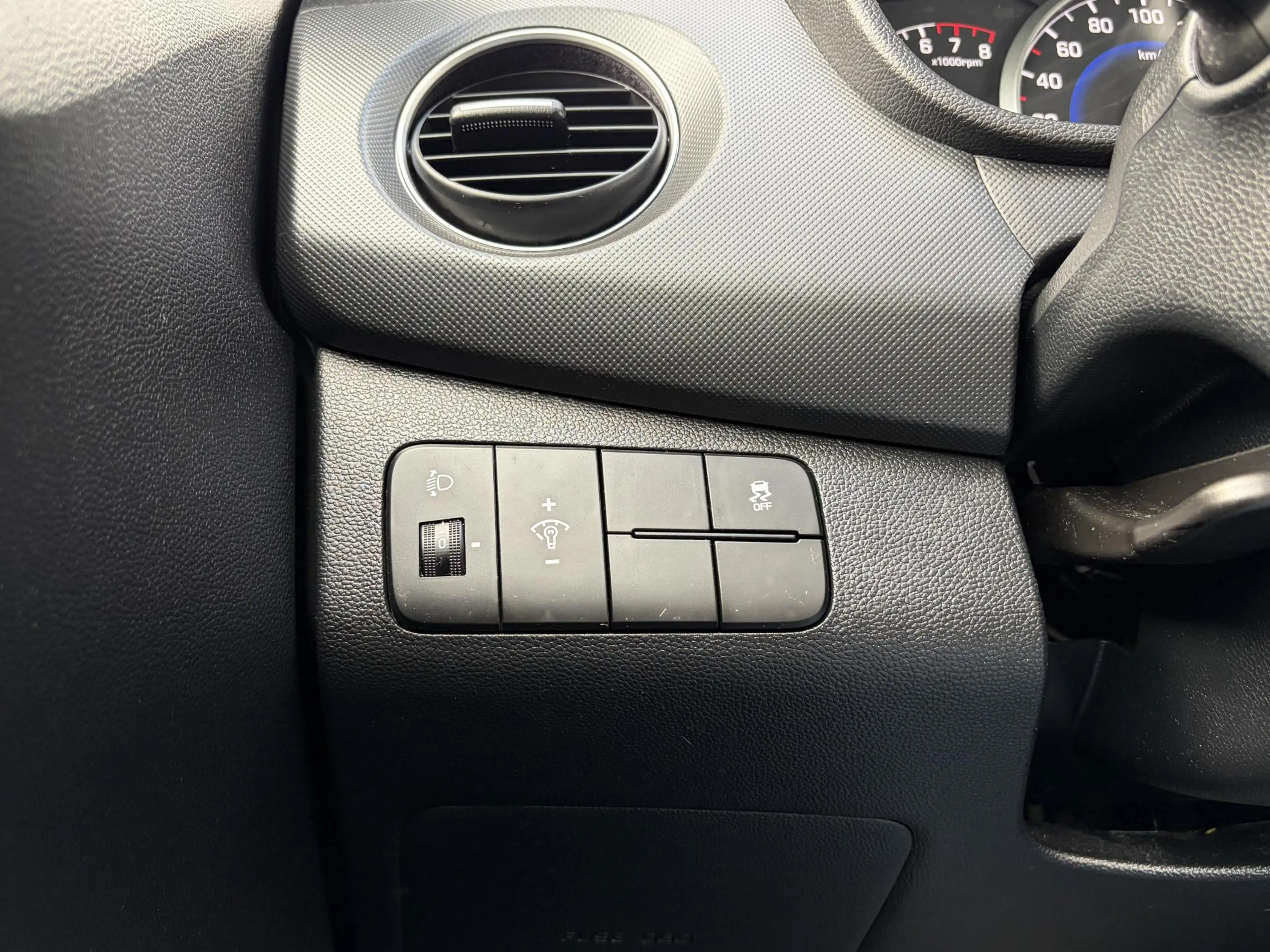Hyundai i10 1.0i Comfort / Airco / Cruise control / — photo 12