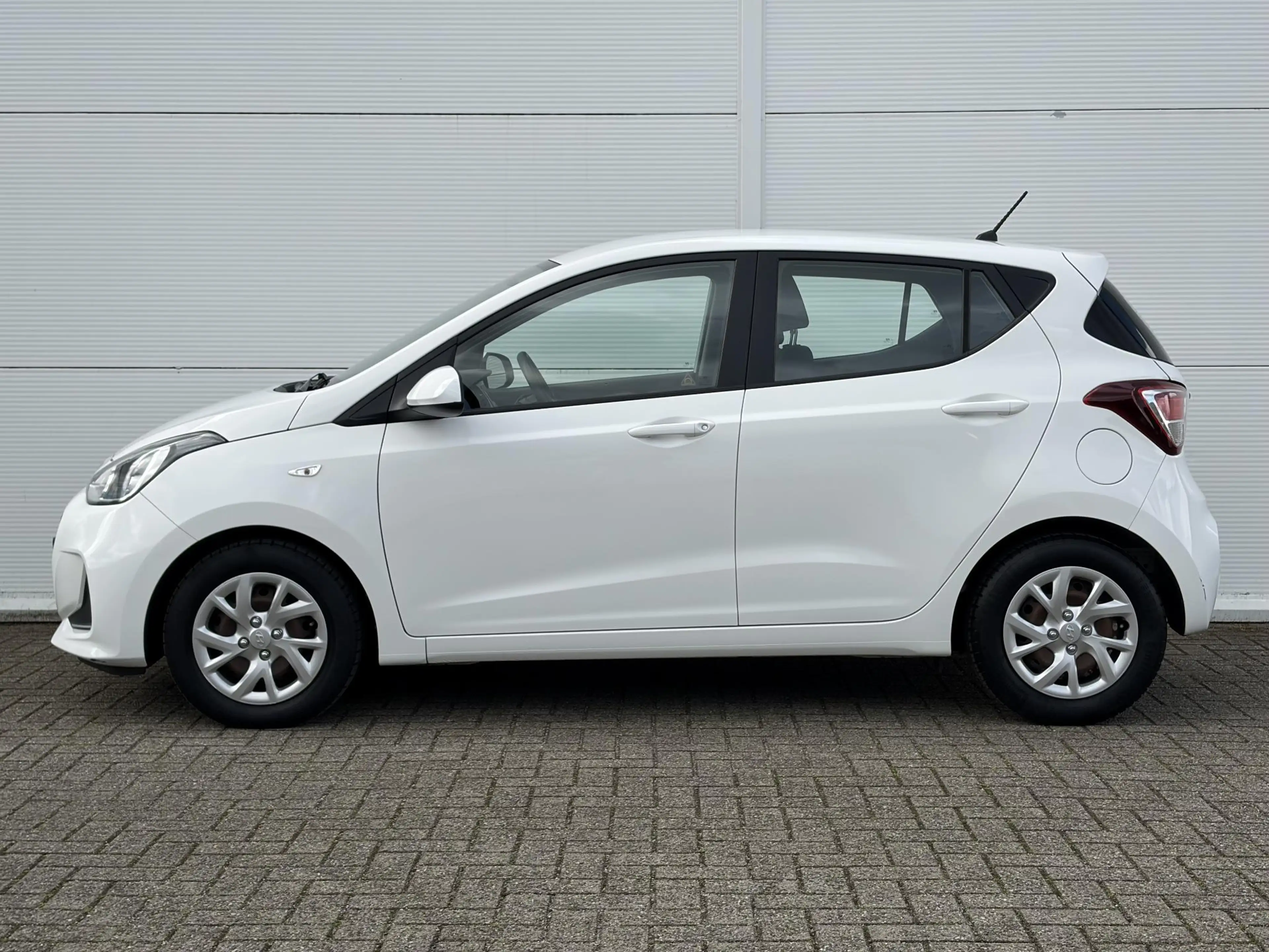 Hyundai i10 1.0i Comfort / Airco / Cruise control / — photo 7