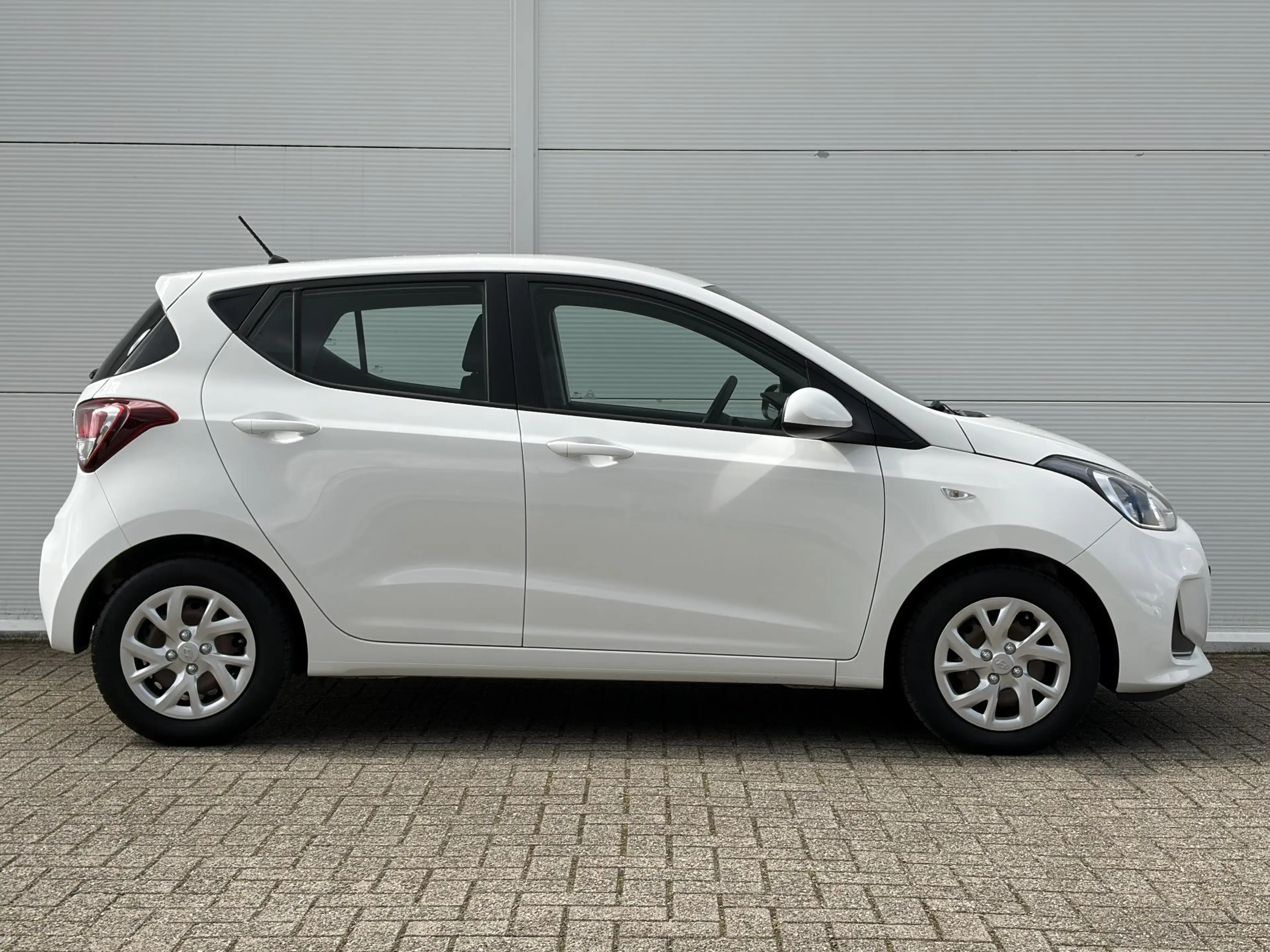 Hyundai i10 1.0i Comfort / Airco / Cruise control / — photo 15