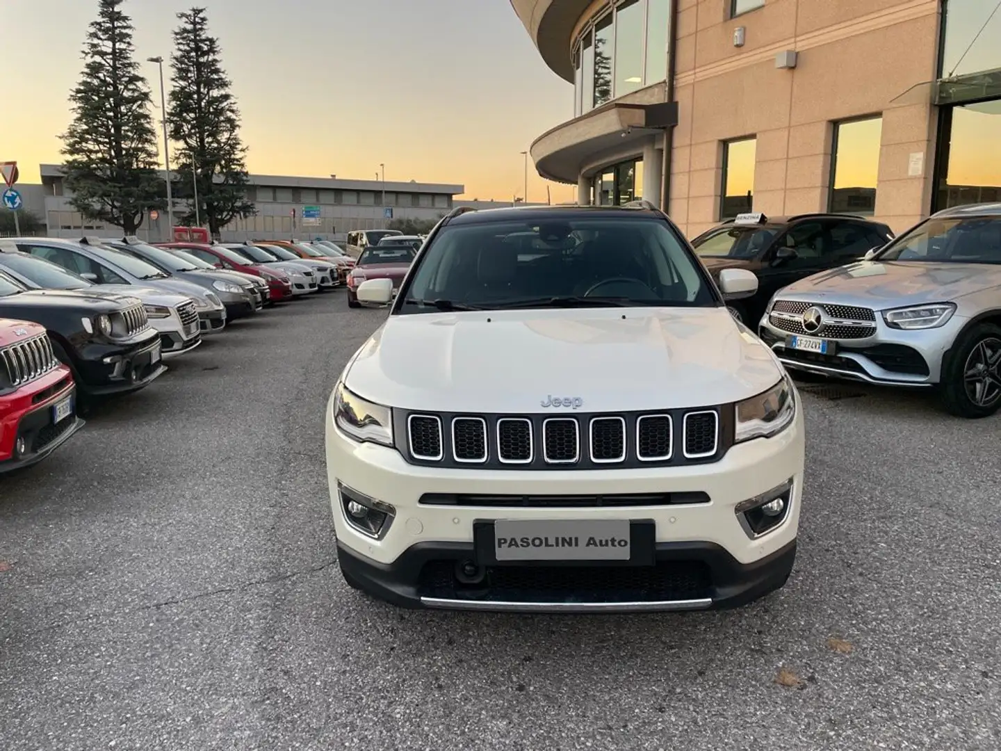 Jeep Compass 1.4 m-air 170HP AUT Limited 4wd TETTO PANO ADAS Bianco - 2