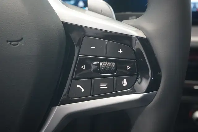 BMW 3 Series view 13