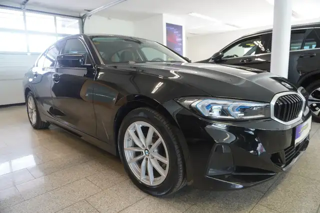 BMW 3 Series view 3