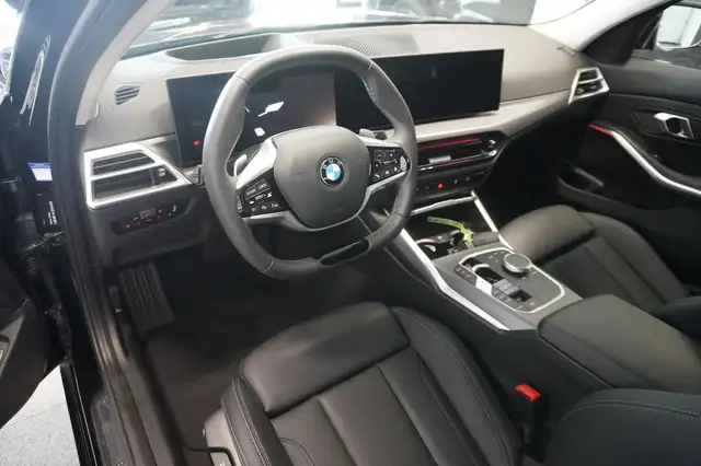 BMW 3 Series view 7