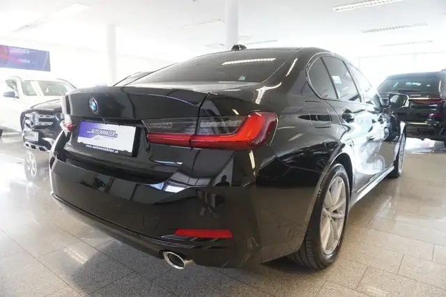 BMW 3 Series view 5